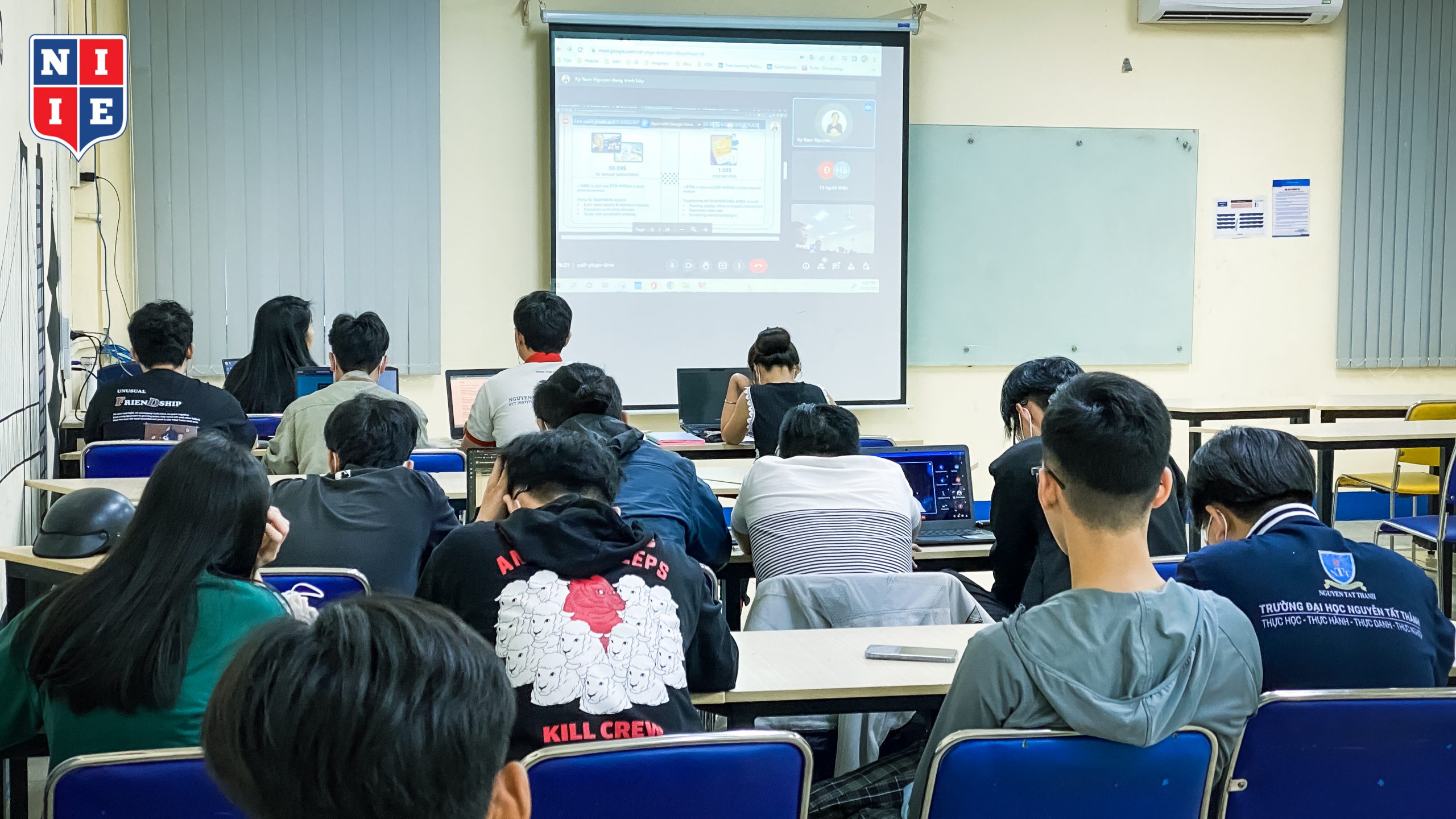 Hiện tại, anh Nguyễn Kỳ Nam làm việc chủ yếu ở Hong Kong nên buổi hội thảo được diễn ra theo hình thức trực tuyến