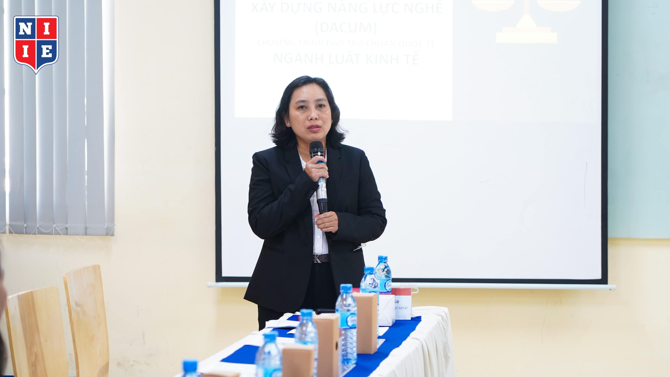 TS. Nguyễn Mai Trâm, Trưởng ngành Luật kinh tế NIIE giới thiệu chương trình Chuẩn quốc tế tại NIIE