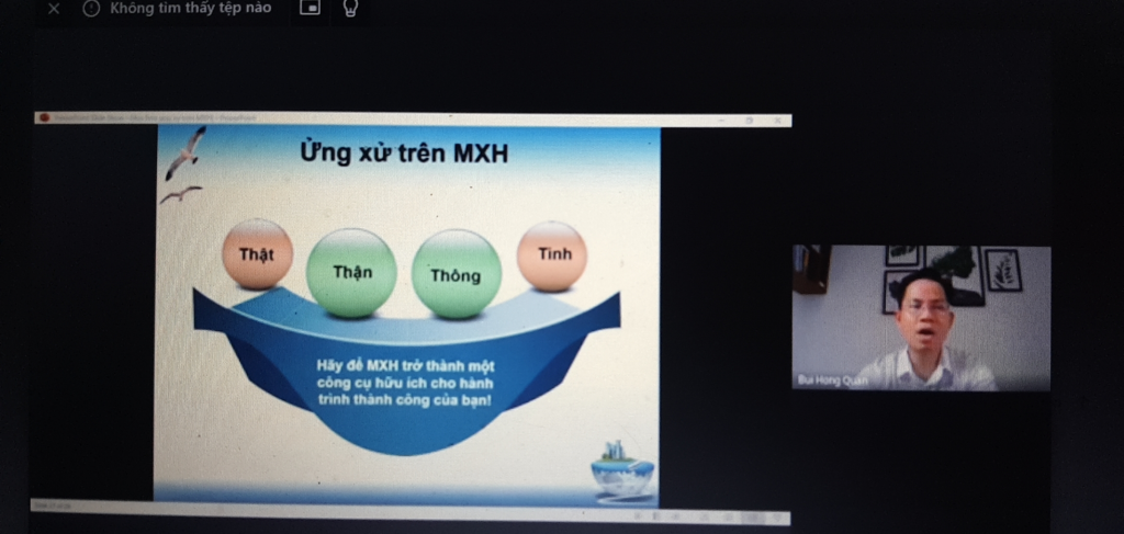 Dr. Bui Hong Quan shared a message about behavior on social networks with 4T.