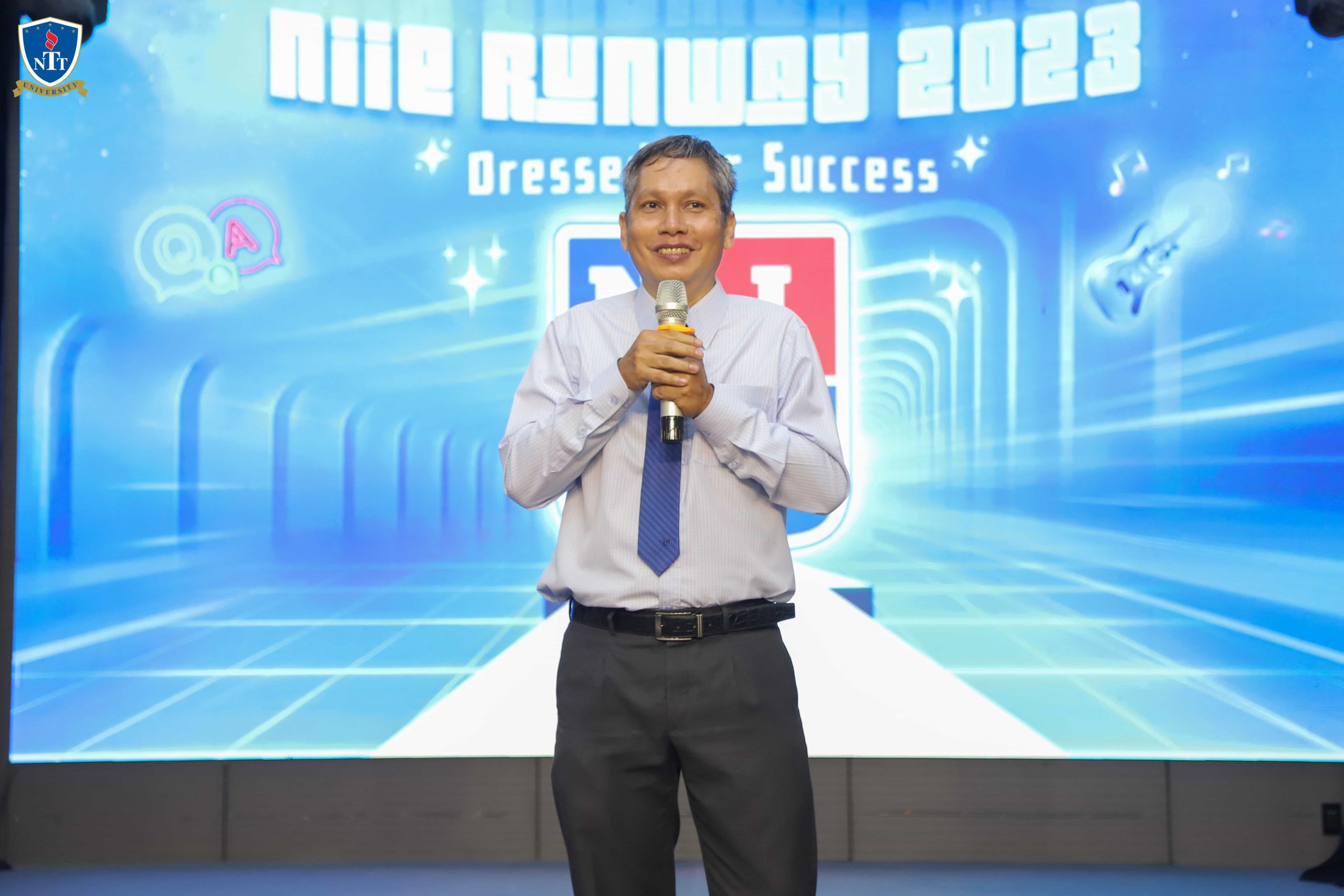 Dr. Nguyen Tuan Anh gave the opening speech of the event.