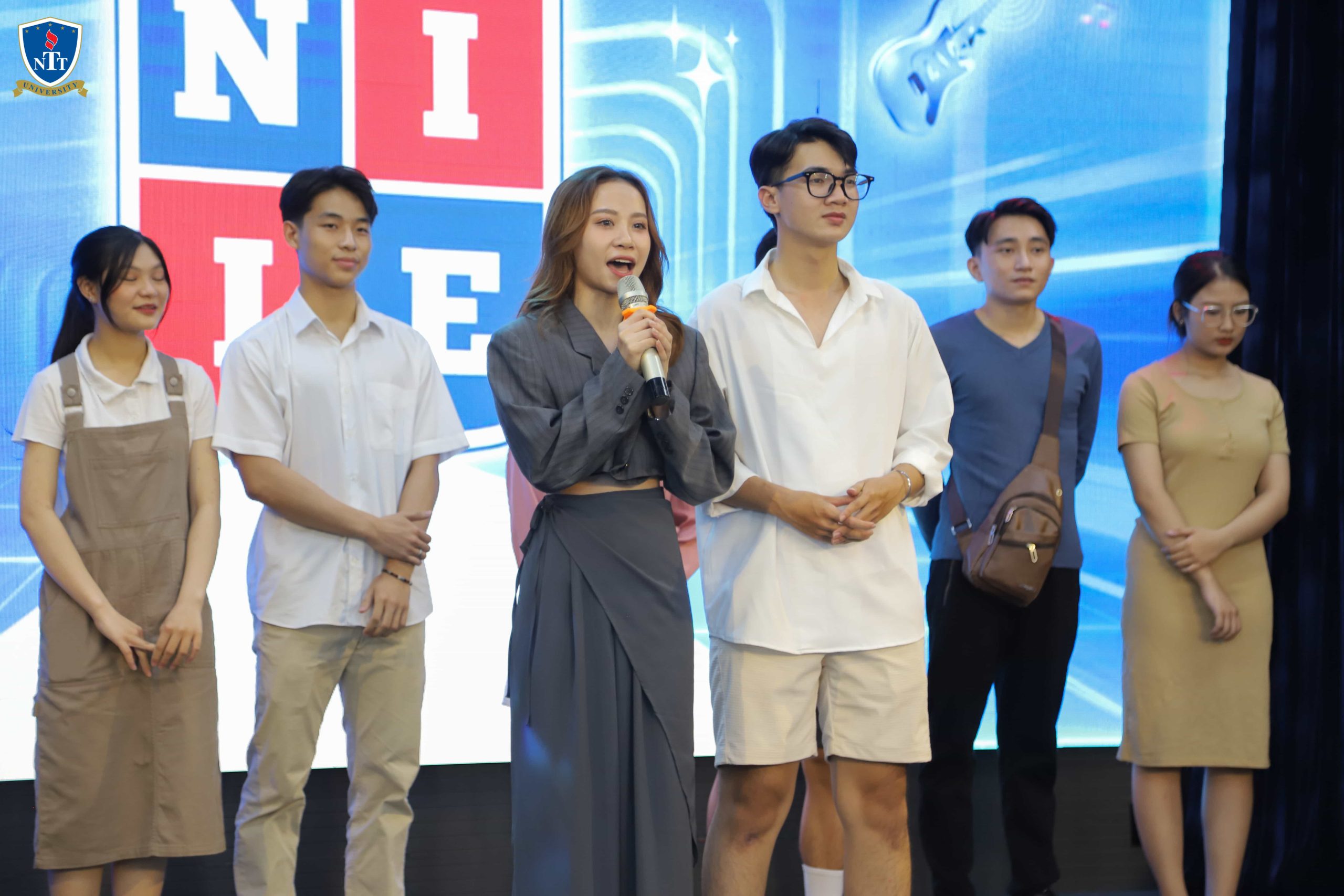 The oral competition of the 6 best teams