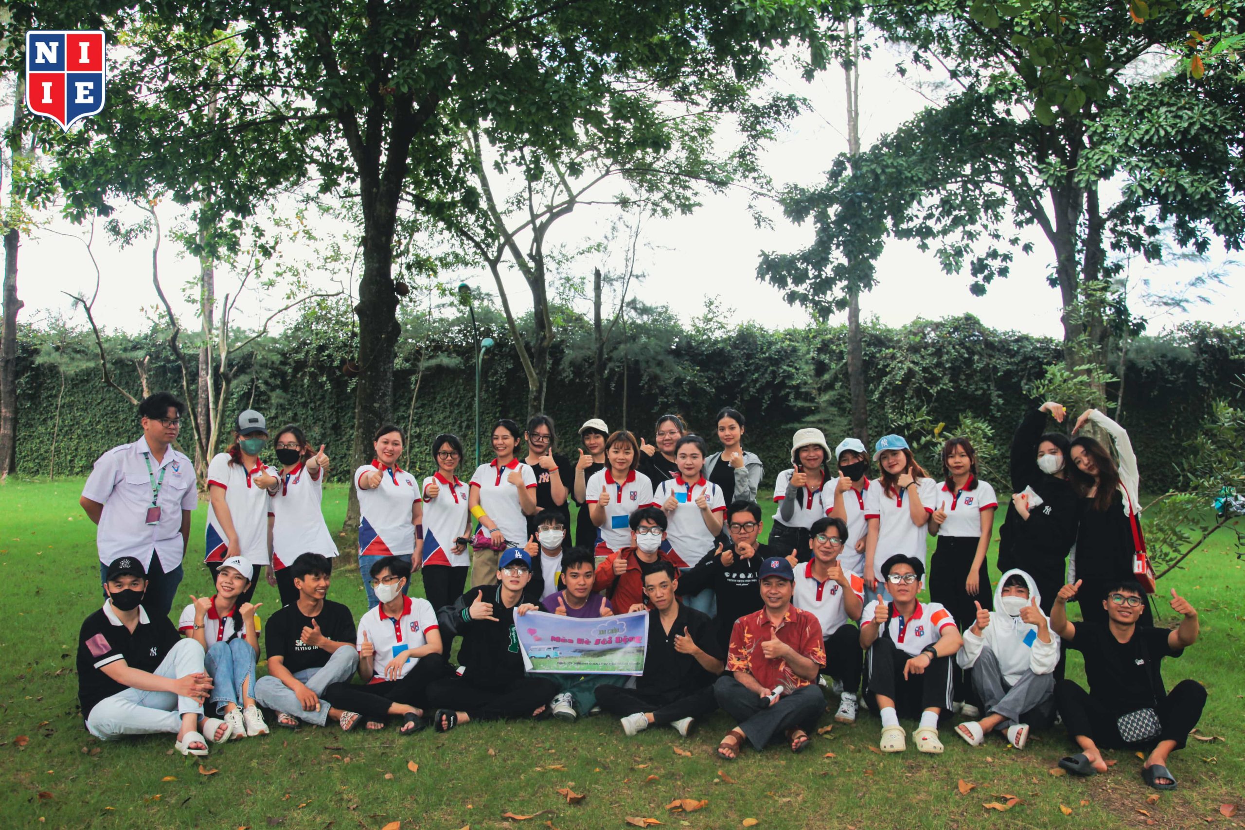 20BBAV01 nhà mình check-in 1 cái trước khi bắt đầu Team building này