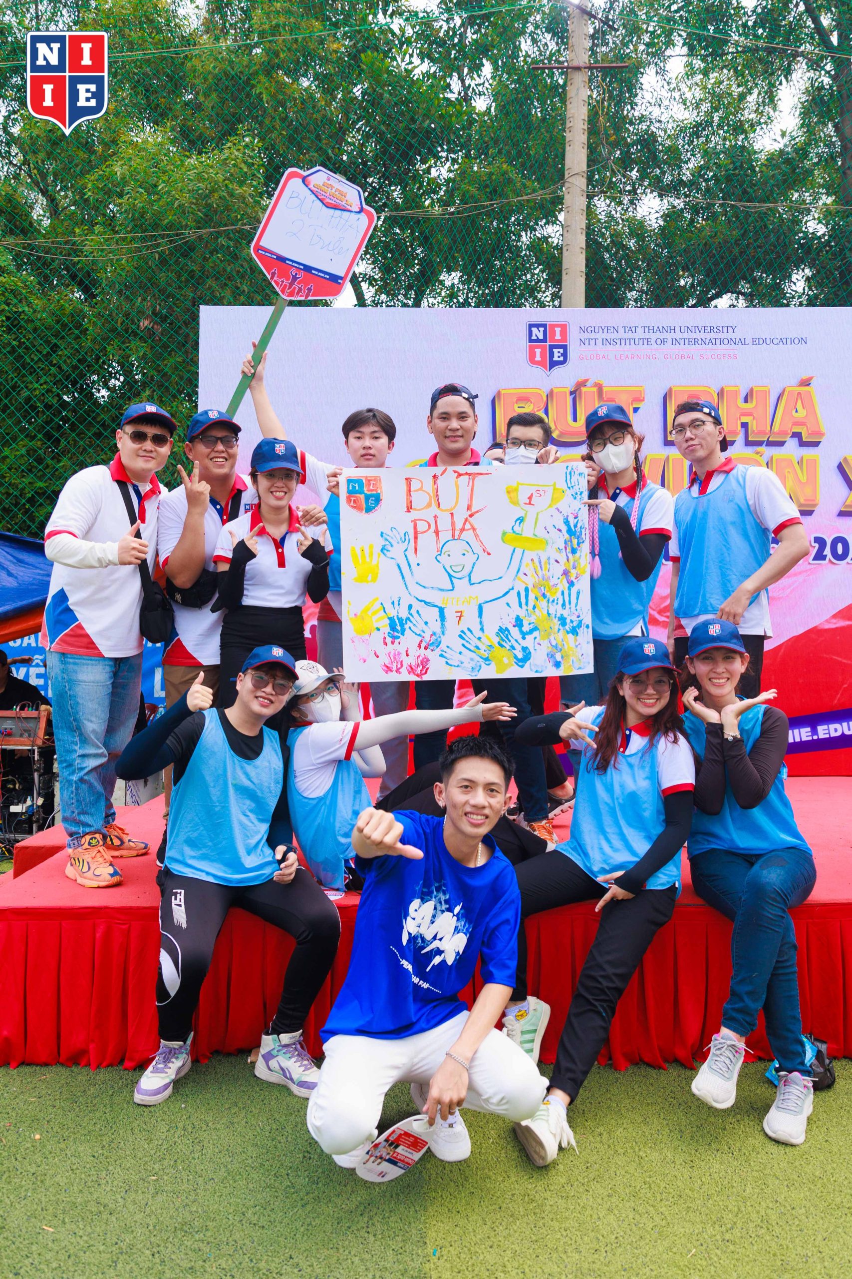 Đến với NIIE Amazing Race 2023 là đến với những trò chơi năng động