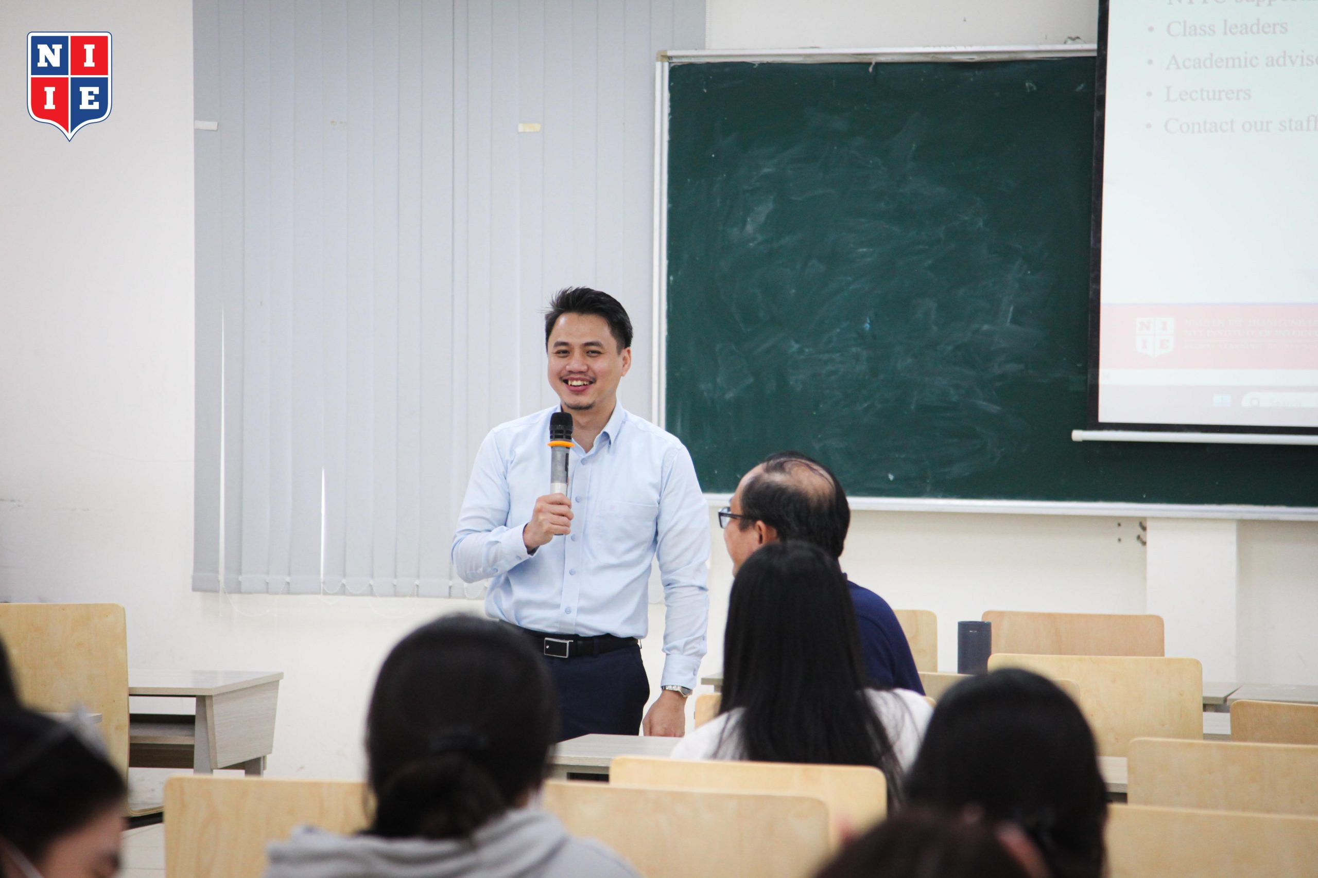 TS.Nguyễn Mạnh Hoàng trong phần giới thiệu về chương trình đào tạo Chuẩn quốc tế ngành Kế toán tại NIIE