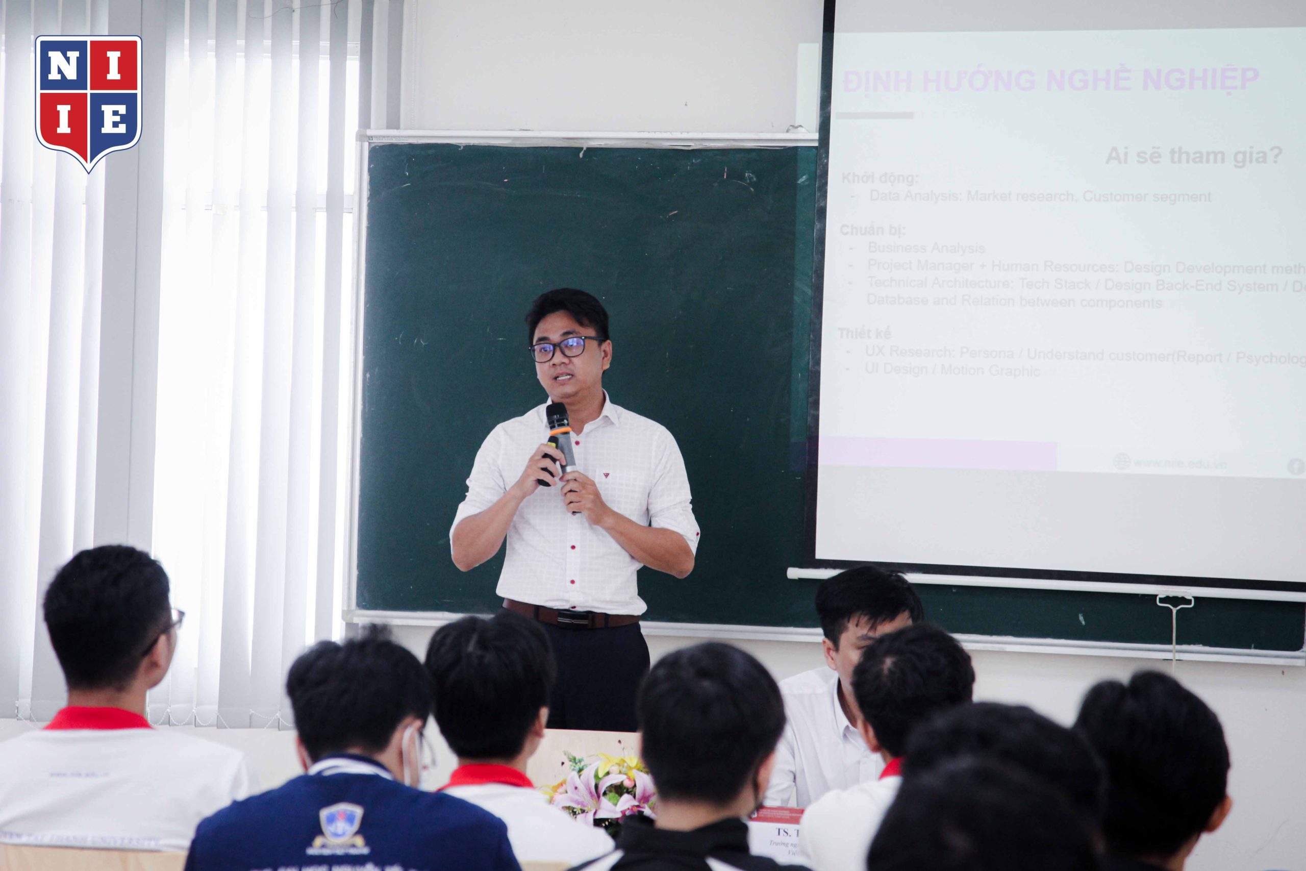 With his experience, Mr. Dang Thanh Tung offered valuable industry insights, helping NIIE students build their career direction.