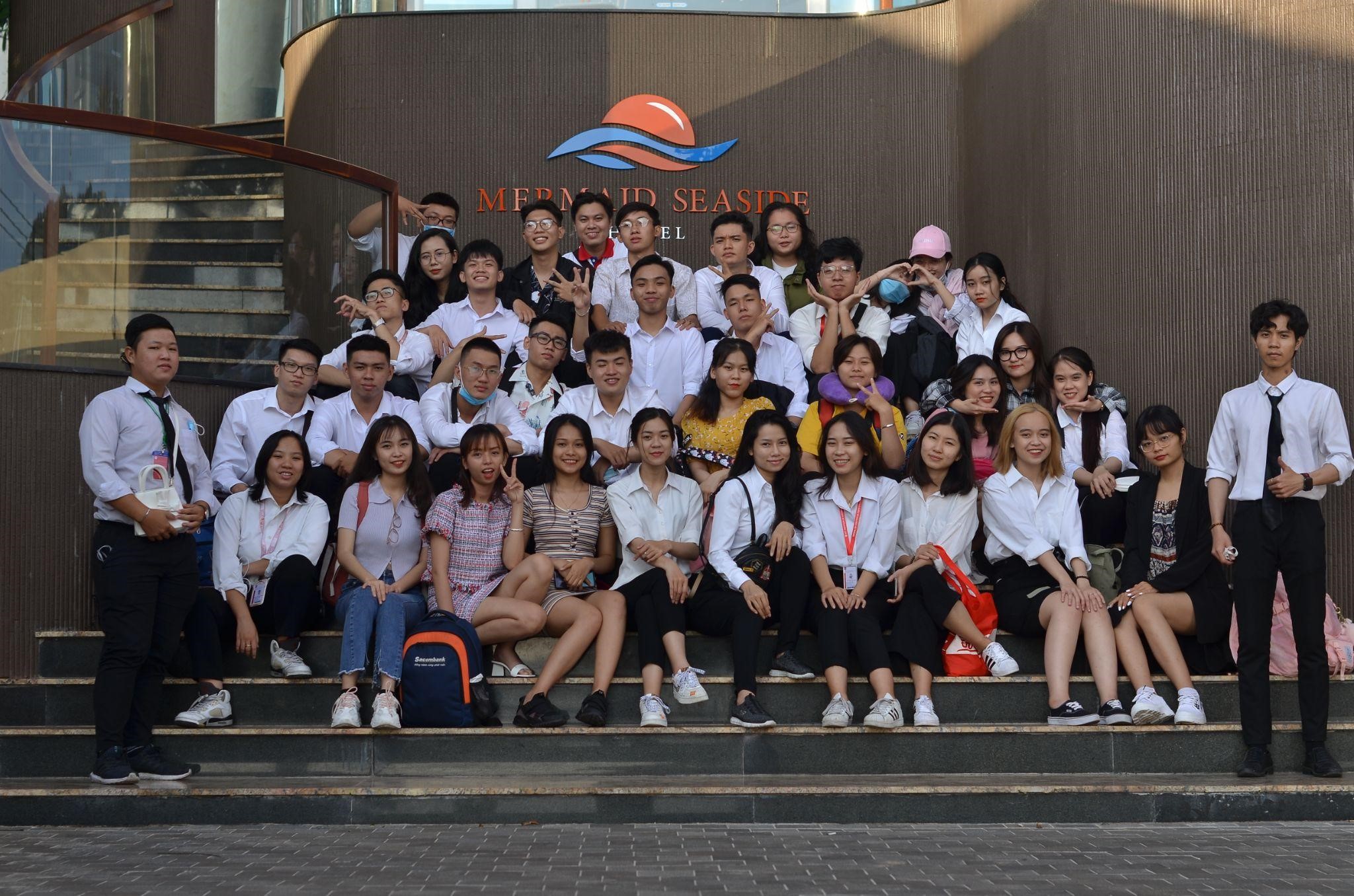Sinh viên K18 ngành Quản trị khách sạn thực tập tại Mermaid Seaside Vũng Tàu