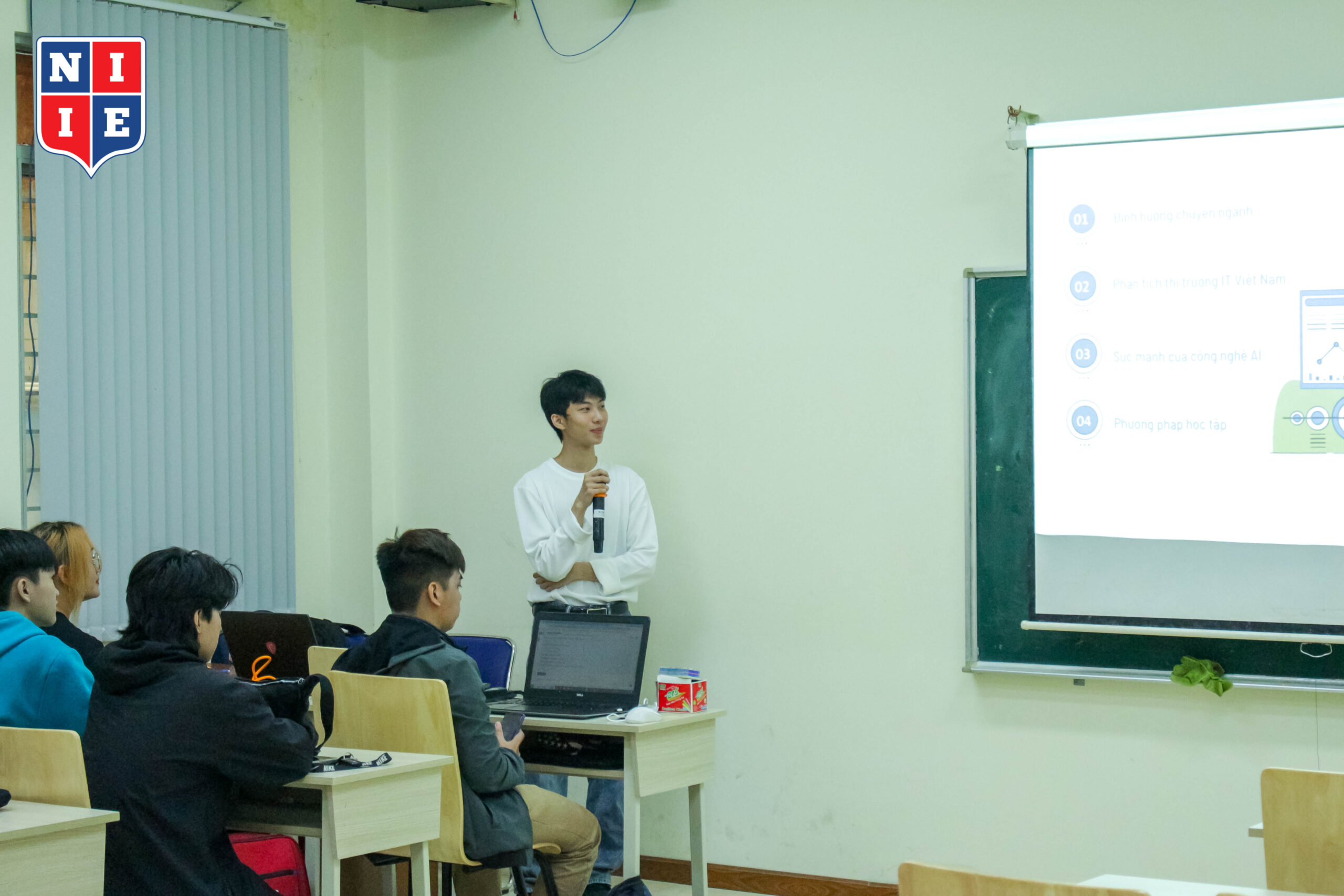 Chụp hình lưu niệm cuối buổi nào!