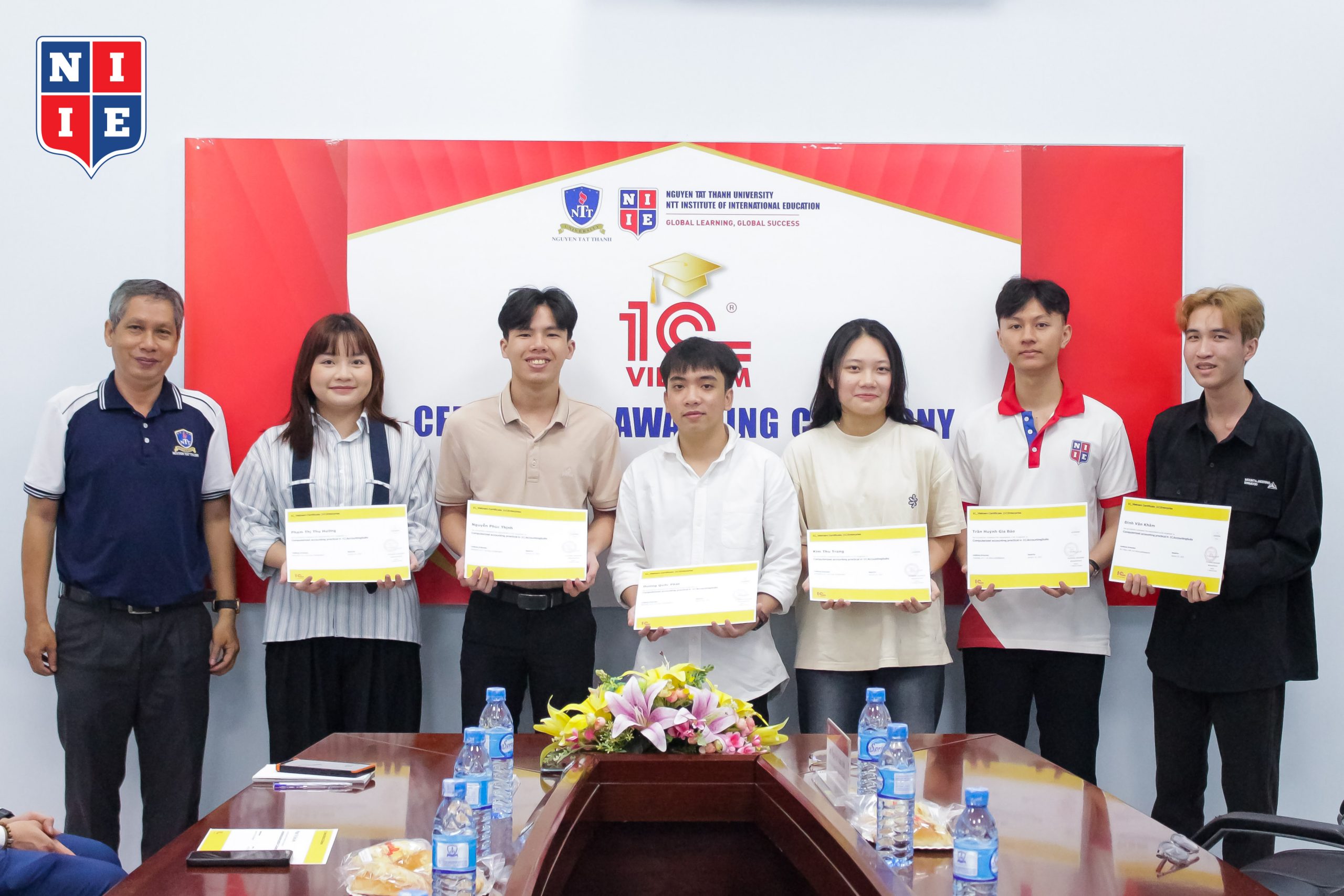 Sinh viên tiêu biểu hoàn thành xuất sắc chứng chỉ phần mềm kế toán 1C.