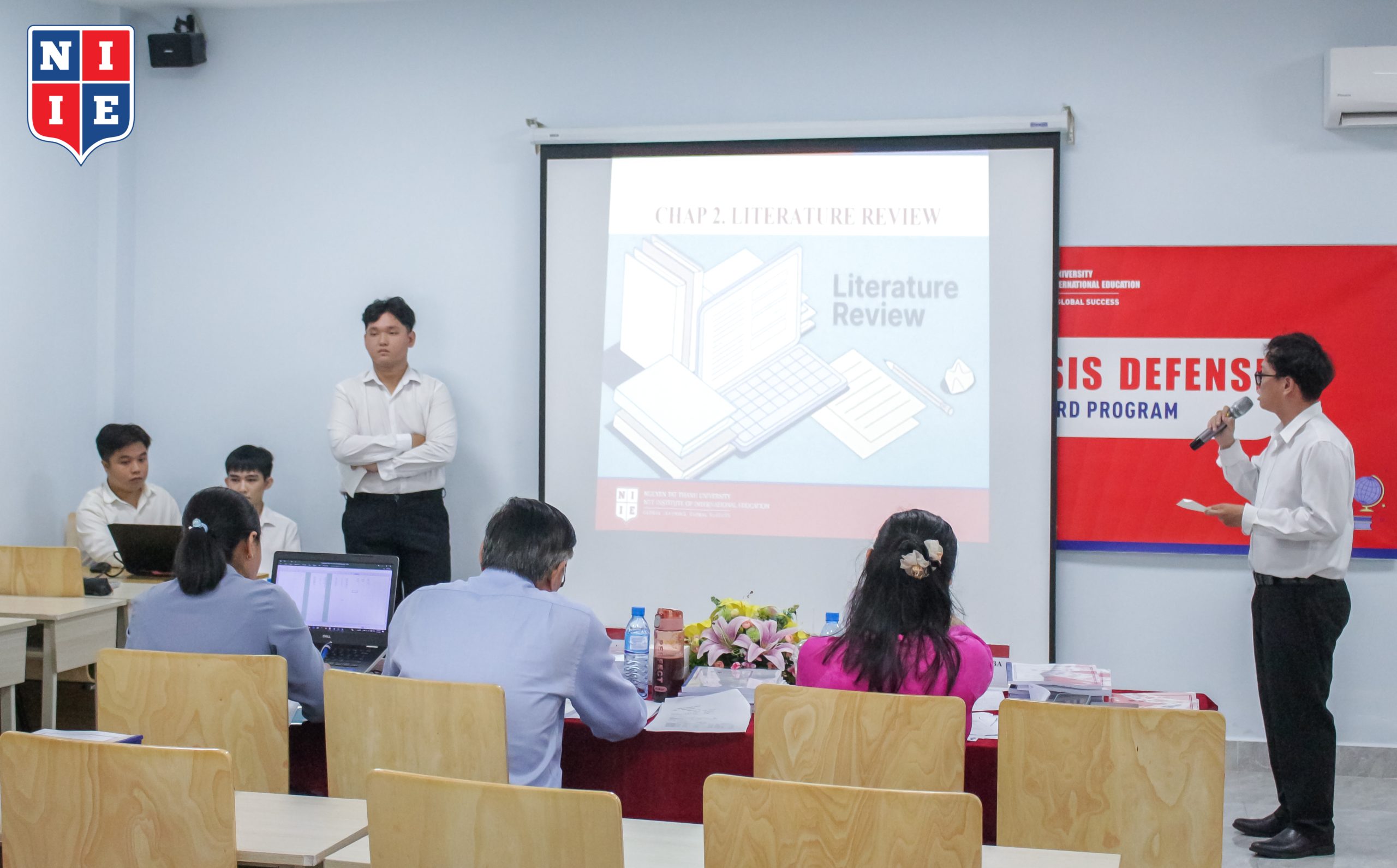 Trong đó không ít đề tài nổi bật với các nghiên cứu ứng dụng công nghệ cao và các phương pháp phân tích hiện đại.