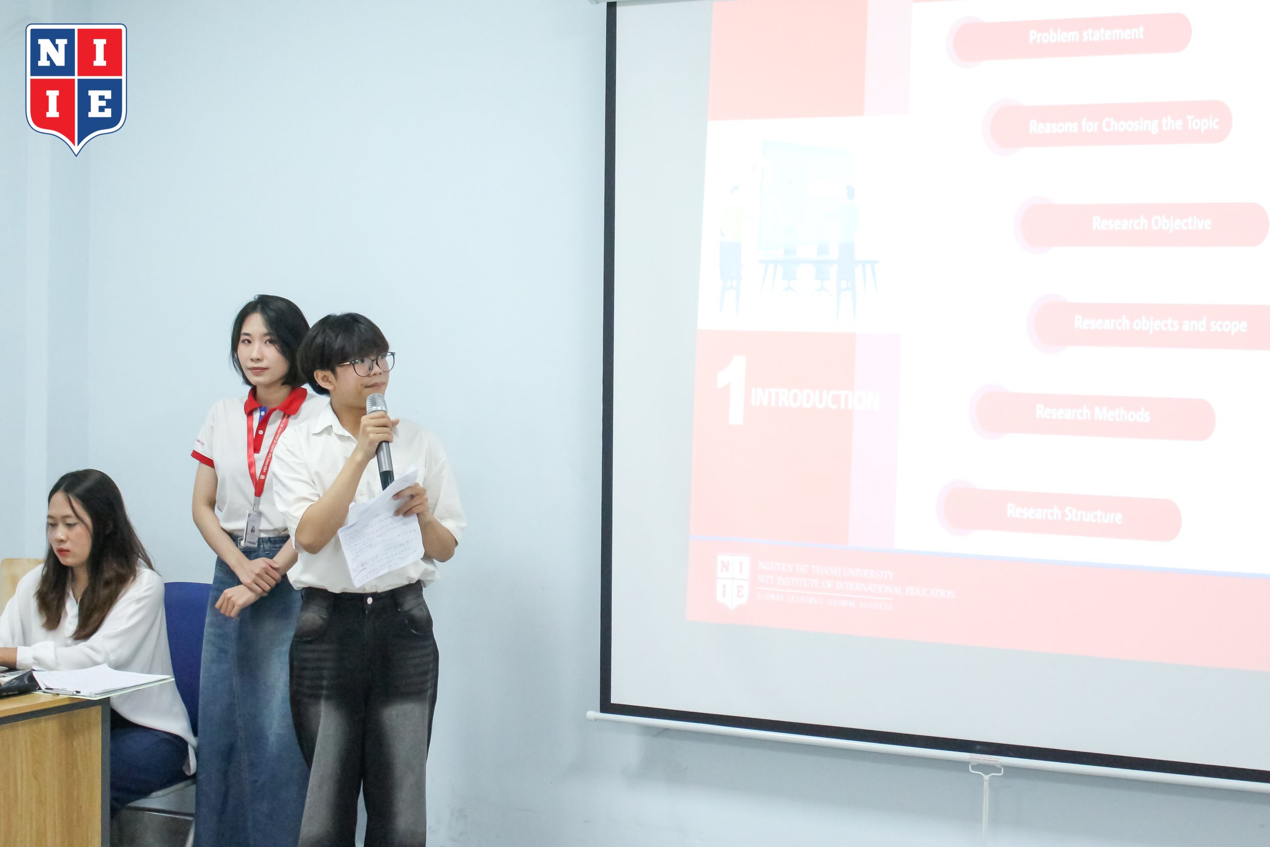 Một số đề tài rất “trending”, ví dụ như các mô hình đo lường hành vi khách hàng trên nền tảng TikTok.