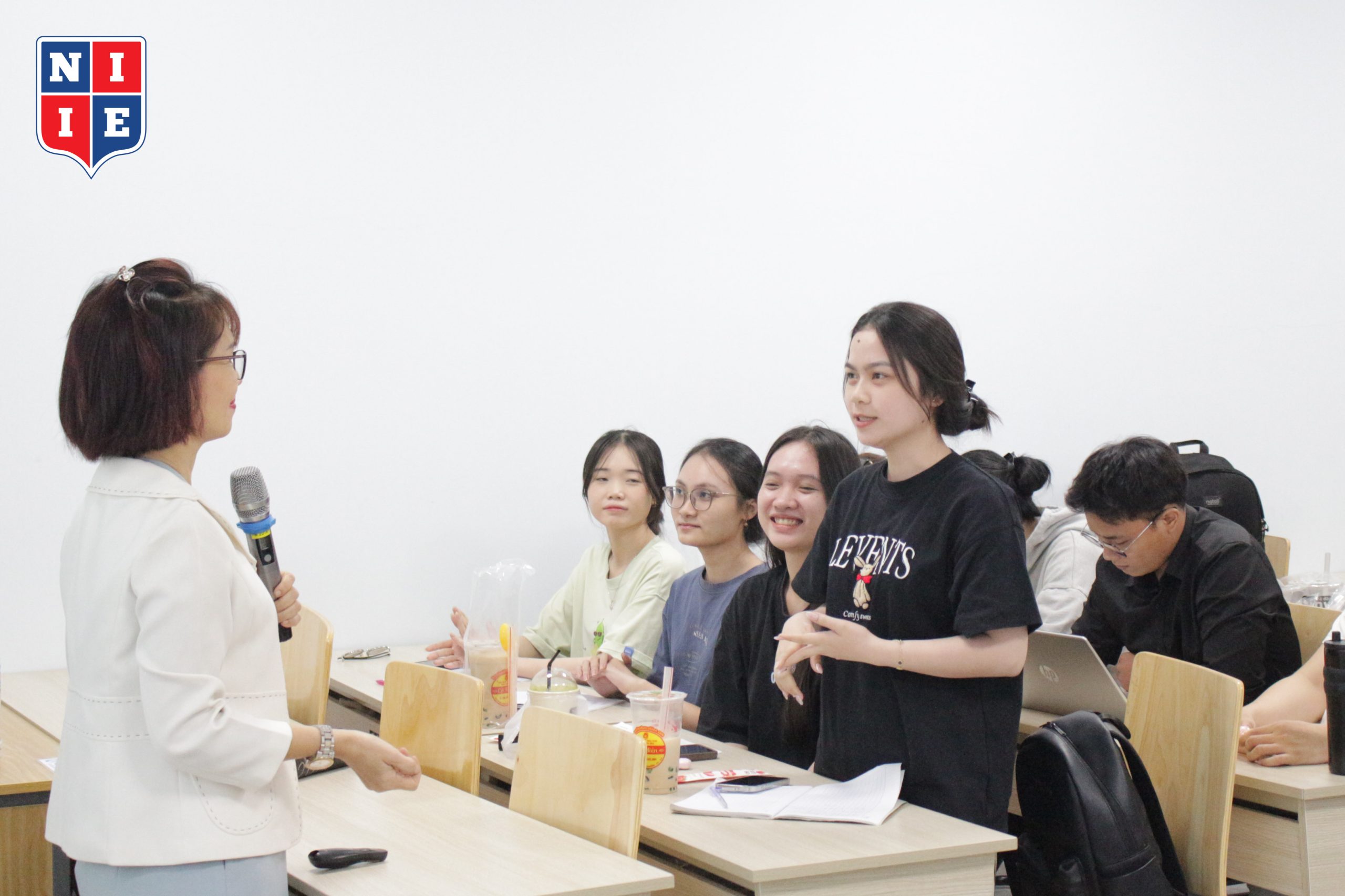 Sau buổi Workshop, các bạn sinh viên đã hiểu ra rằng, mỗi thử thách - mỗi khó khăn đều chính là cơ hội.