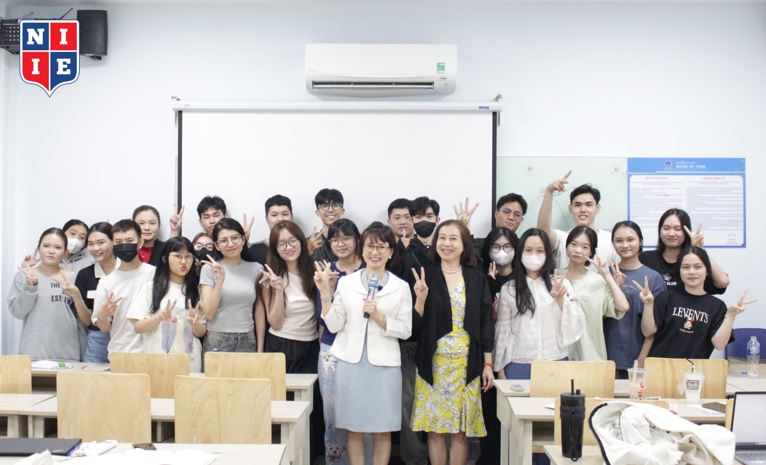 Sinh viên NIIE nhà mình đã sẵn sàng cho hành trình xây dựng sự nghiệp chưa nè?