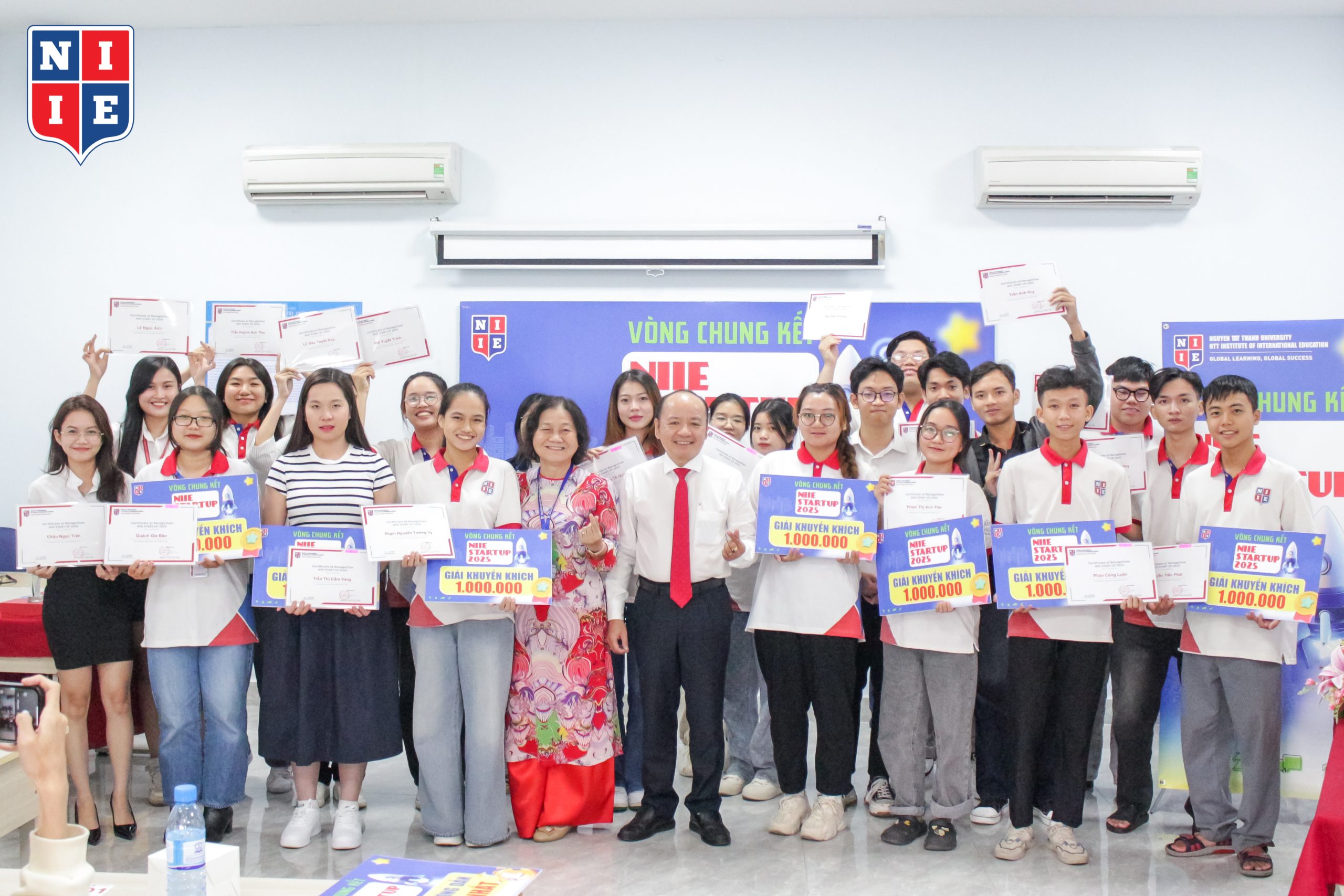 Tuy chỉ dừng lại ở giải khuyến khích nhưng 7 đội còn lại đều xuất sắc thể hiện được bản lĩnh và quyết tâm của mình.