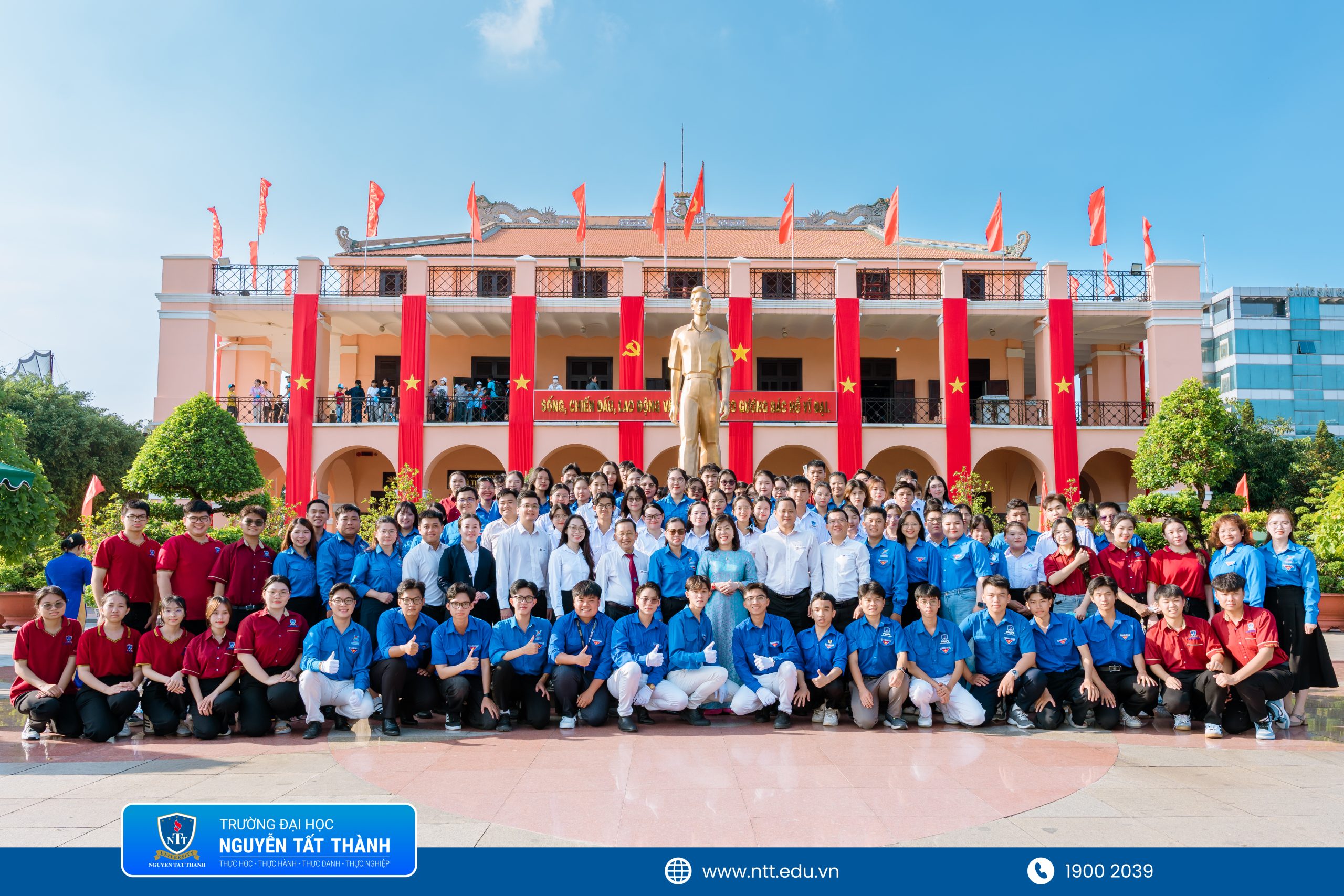 Với sứ mệnh đào tạo những công dân toàn cầu, NTTU tiếp nối tinh thần hội nhập của Chủ tịch Hồ Chí Minh – coi trọng giá trị đoàn kết, hợp tác và sẵn sàng tiếp thu tinh hoa để phục vụ dân tộc.