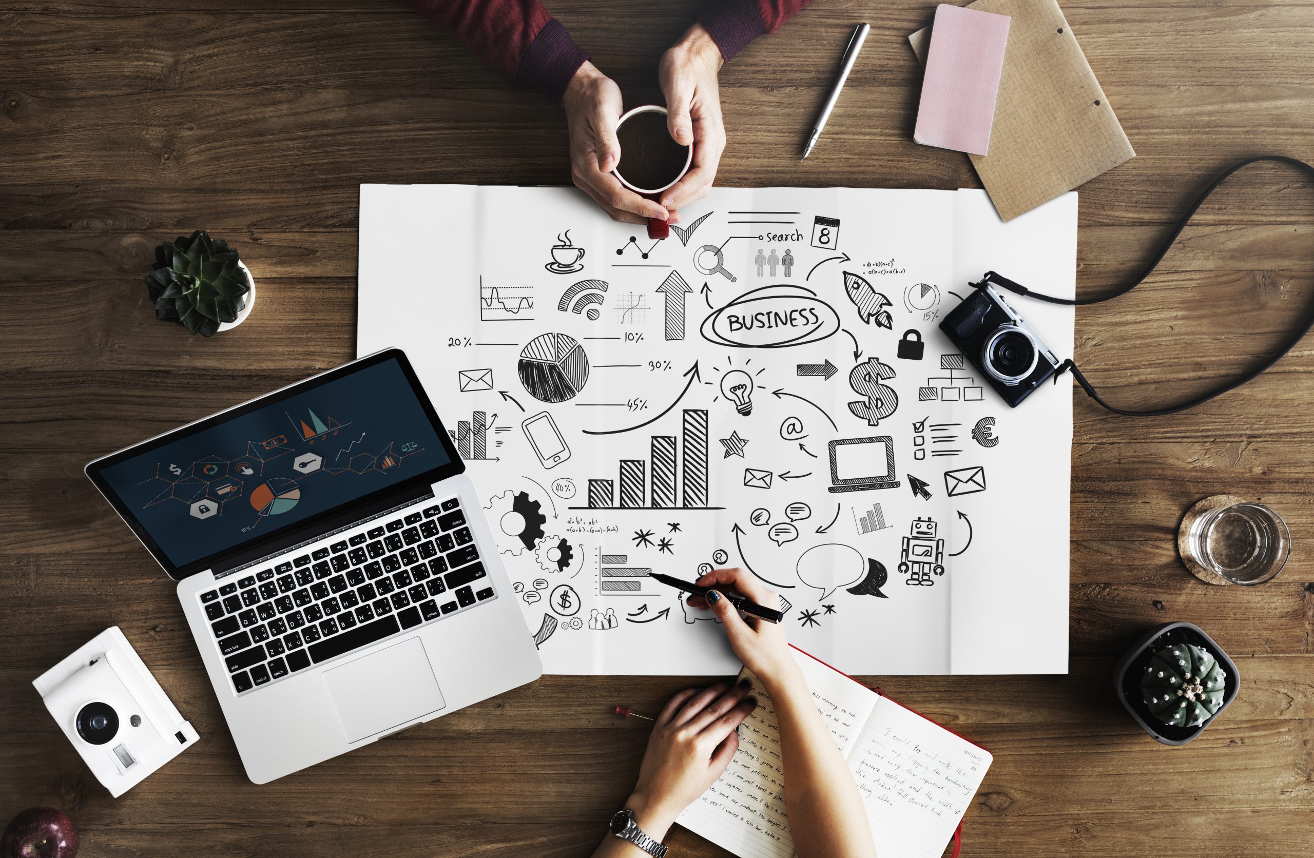 Không chỉ là “đăng bài fanpage” hay “viết content sản phẩm”, Marketing số và Truyền thông xã hội ngày nay là một lĩnh vực mang tính chiến lược và đòi hỏi tư duy toàn diện.