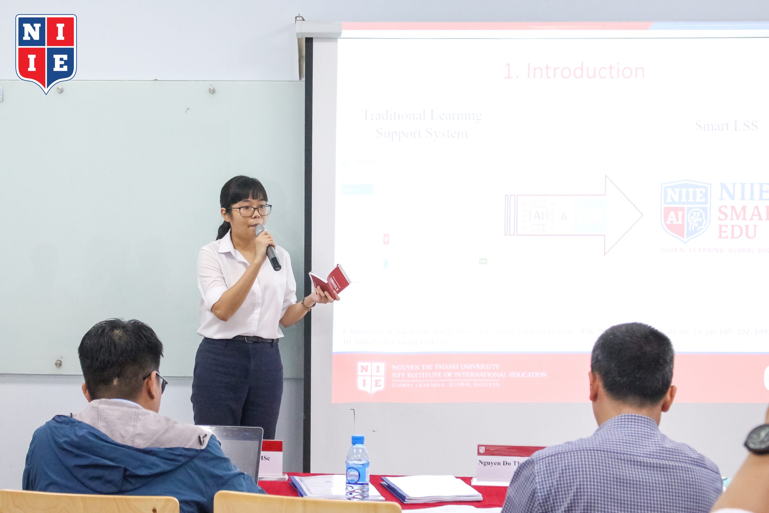 “Ứng dụng AI phát triển nền tảng học tập trên Mendix” - Đề tài nhận điểm tuyệt đối về phần trình bày báo cáo, xuất sắc trong nghiên cứu ứng dụng.