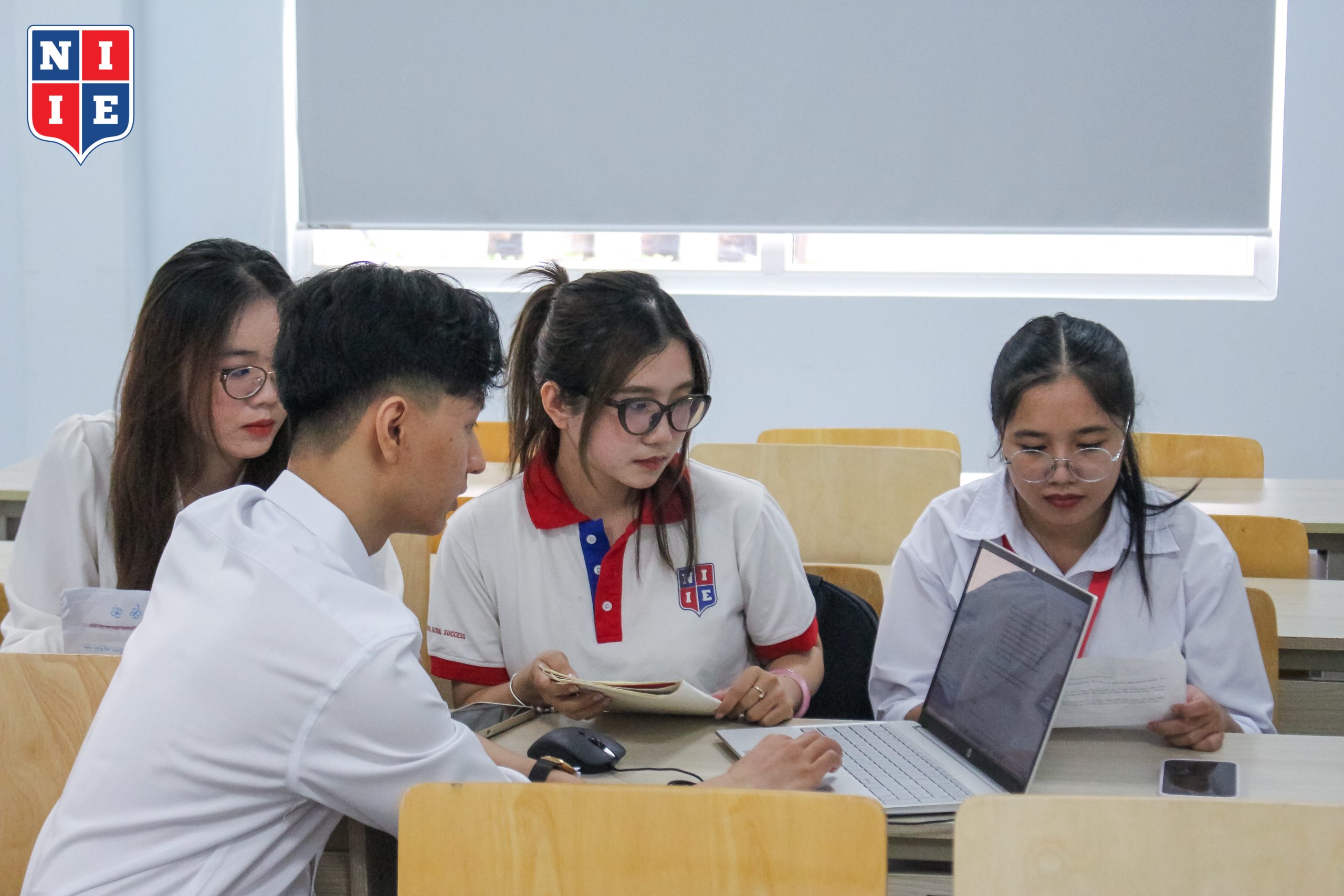 Các nhóm luôn chuẩn bị sẵn sàng kỹ lưỡng trước khi bắt đầu thuyết trình.