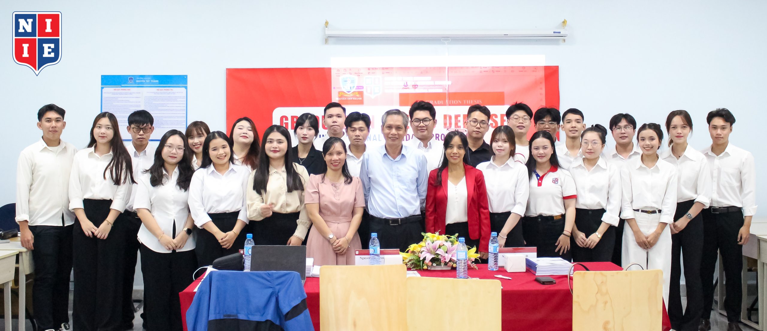 Buổi bảo vệ khóa luận được diễn ra thành công tốt đẹp, đánh dấu cột mốc khép lại 3.5 năm tại giảng đường, mở ra hành trình sự nghiệp phía trước!!!