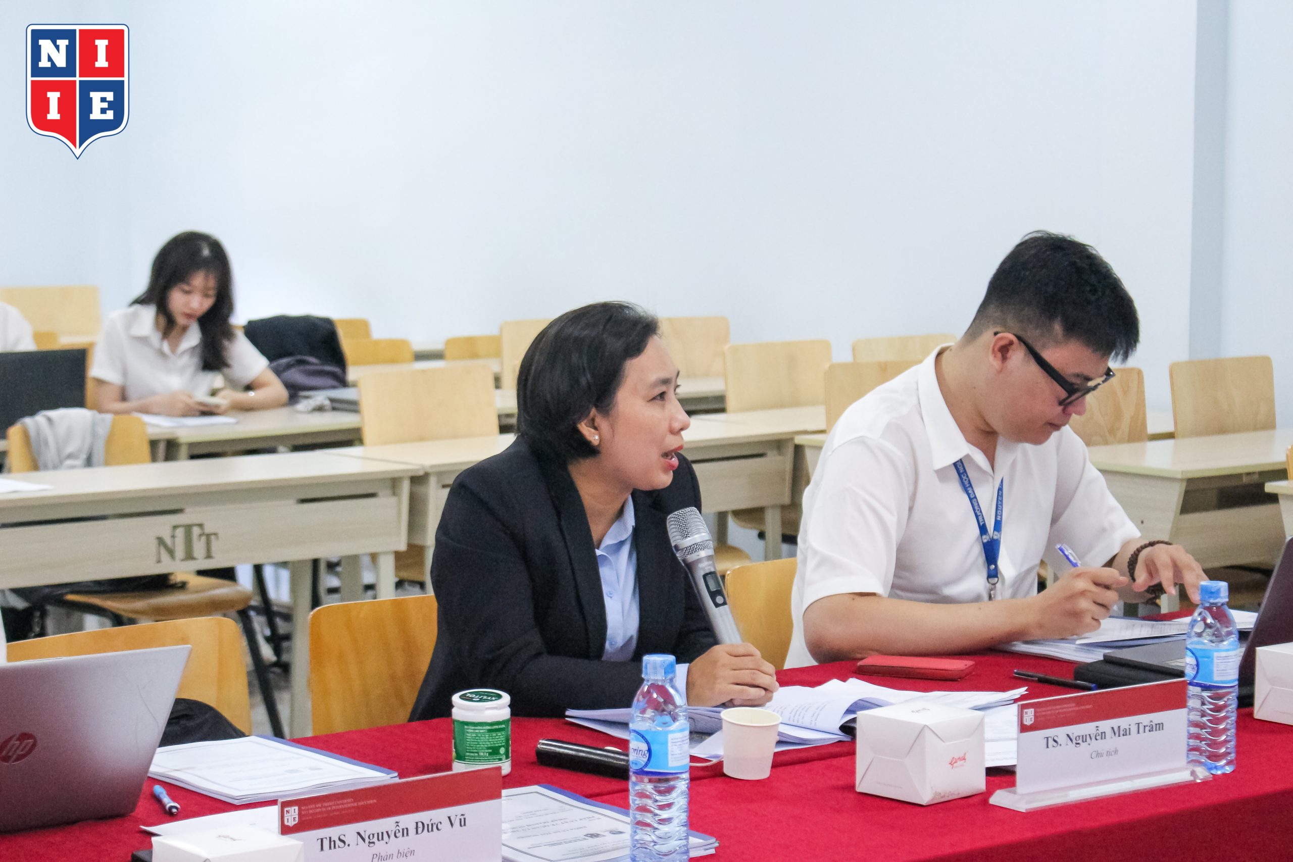 TS. Nguyễn Mai Trâm, Trưởng ngành Luật kinh tế NIIE tại hội đồng.