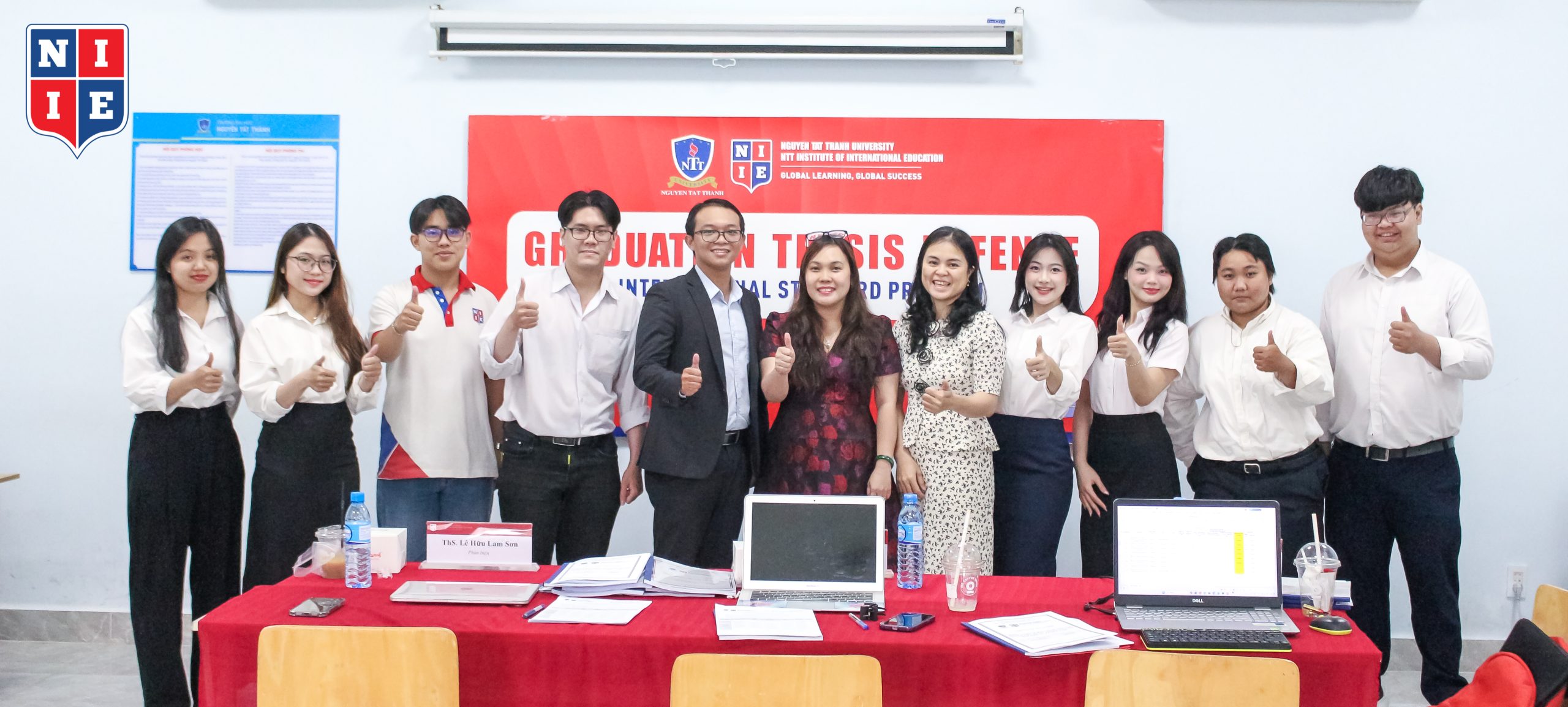 Chúc mừng các bạn đã hoàn thành xuất sắc chặng cuối của hành trình sinh viên!!!