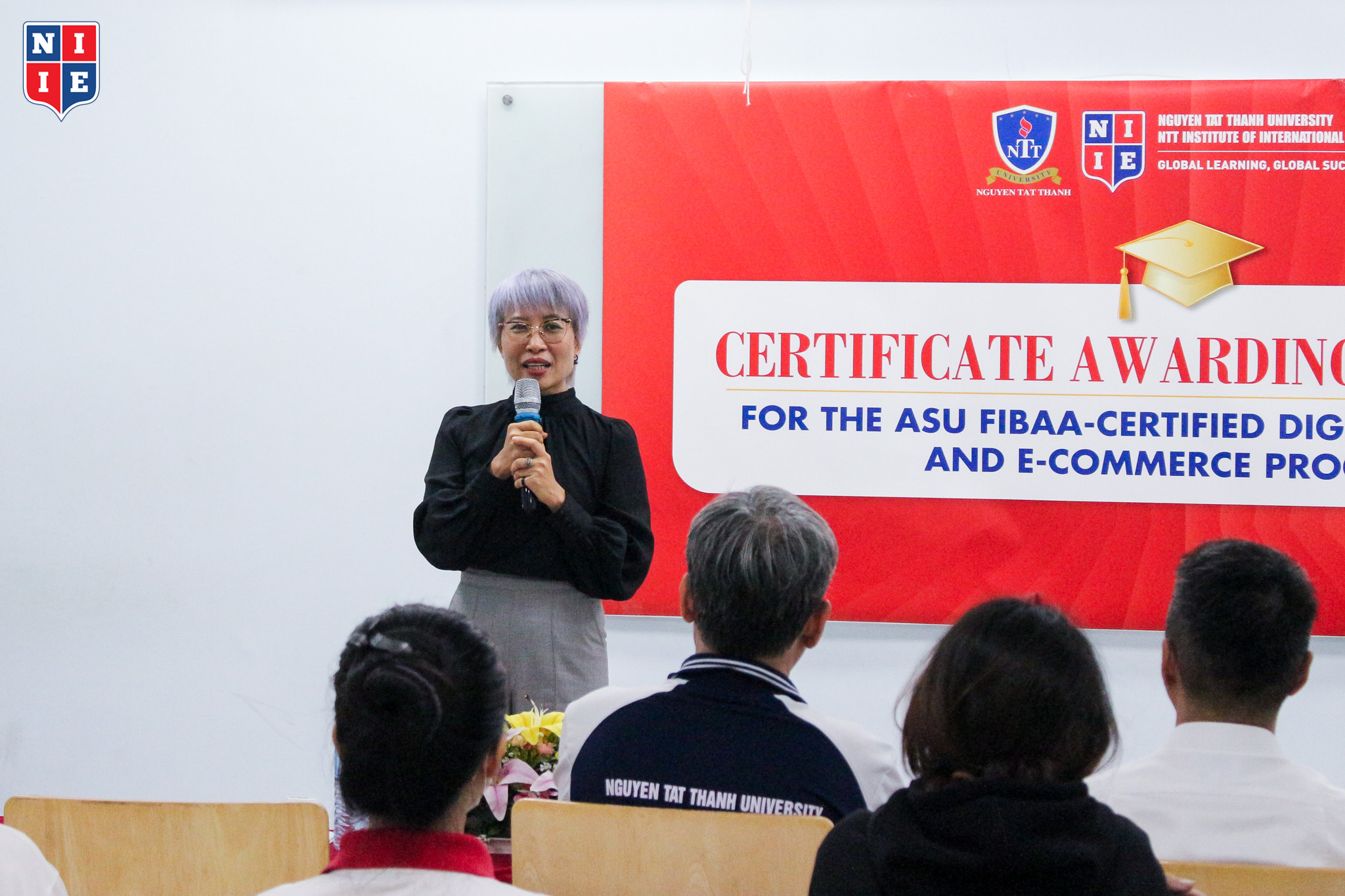 Ms. Thảo Trần, đại diện ASU cũng đã gửi những lời chúc mừng đến sinh viên NIIE