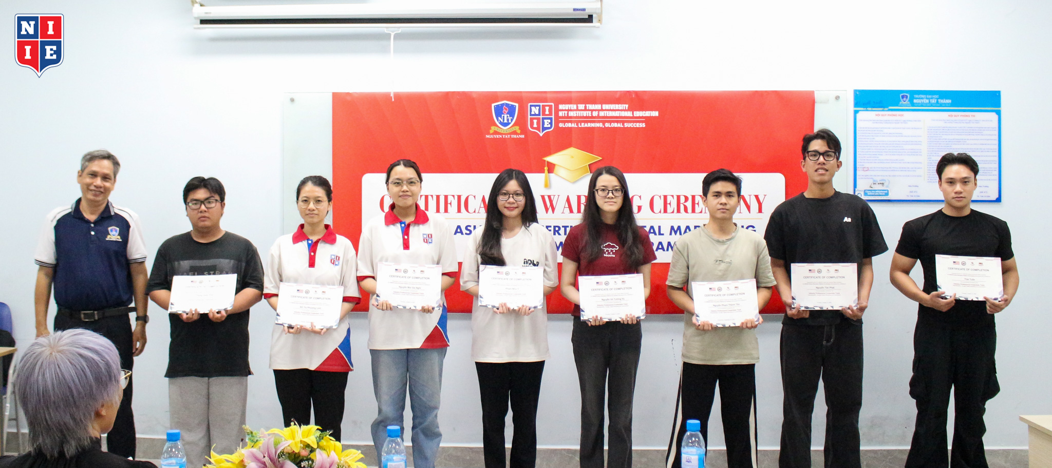 Hơn nữa, đây còn là cơ hội để các bạn trau dồi thêm kỹ năng tiếng Anh, nâng cao khả năng làm việc trong môi trường đa văn hóa