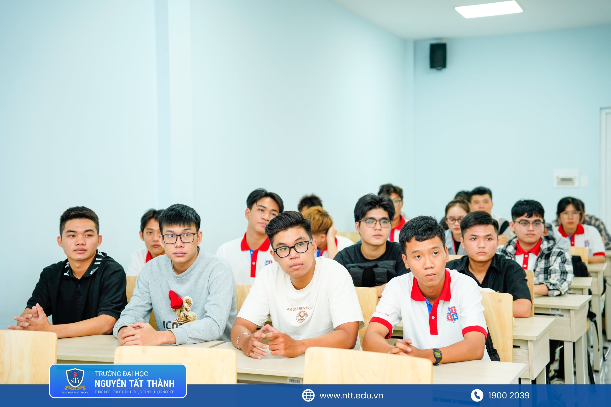 Sinh viên Logistics và Quản lý chuỗi cung ứng đã được chia sẻ về tiềm năng ngành dưới góc nhìn của doanh nghiệp