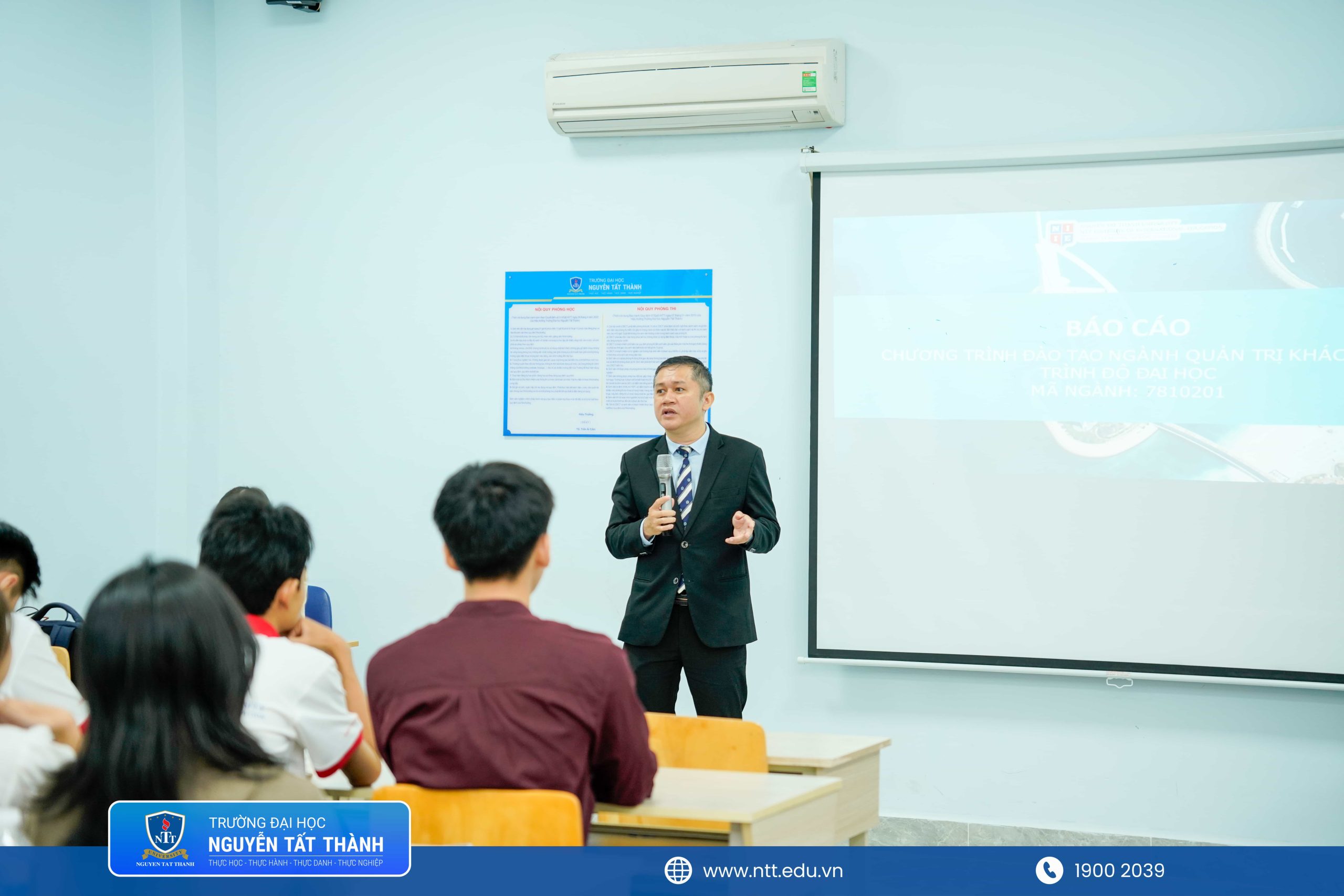 Đối với ngành QTKS, sinh viên đã có một buổi đối thoại gần gũi cùng Assistant Manager, Saigon Prince Hotel