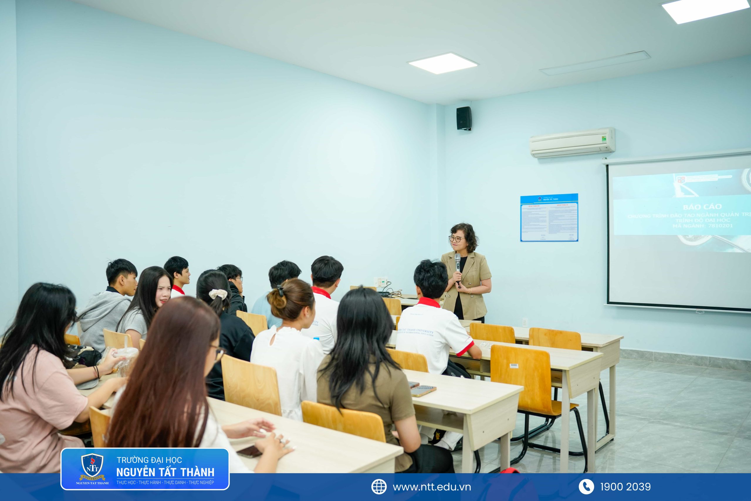 TS. Phan Thị Ngàn – Trưởng ngành Quản trị khách sạn.