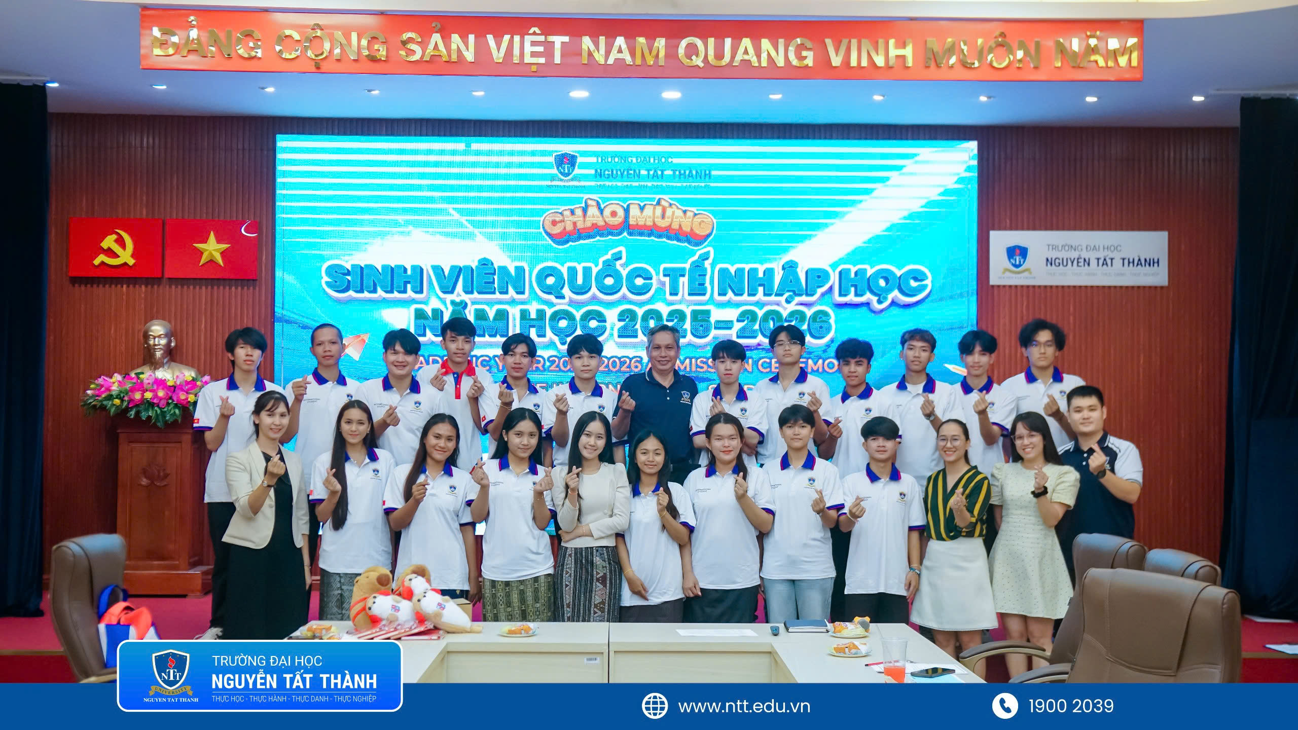 Cùng nhau tạo nên 4 năm Đại học thật ấn tượng và đáng nhớ nha các bạn ơi!!