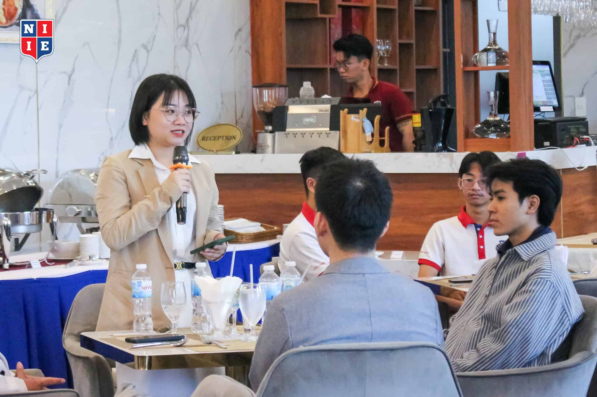 Đại diện cựu sinh viên, bạn Nguyễn Thị Hải Yến cũng đã có những chia sẻ vô cùng chân thành và đầy cảm xúc về Viện sau 4 năm gắn bó