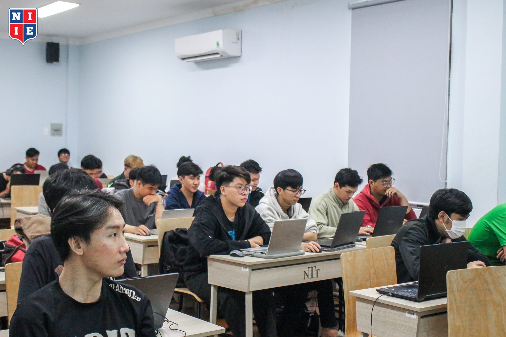 Buổi workshop không chỉ chia sẻ kiến thức mà còn giúp định hình lại tư duy của các lập trình viên trong kỷ nguyên AI Agent