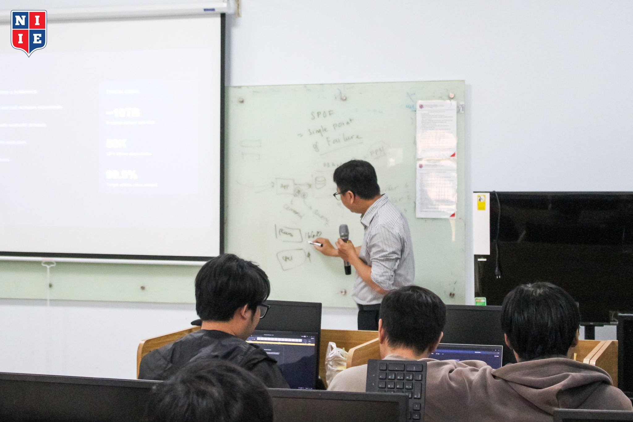 Không chỉ tích lũy kiến thức, sinh viên tham gia workshop còn có cái nhìn rõ nét hơn về nghề nghiệp sau này như DBA và Data Engineer