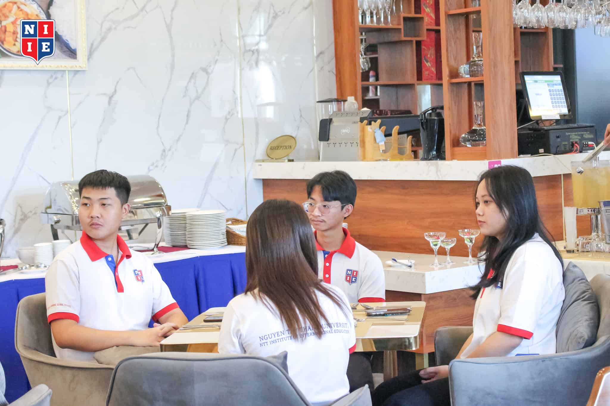 Sinh viên quốc tế tại buổi họp mặt