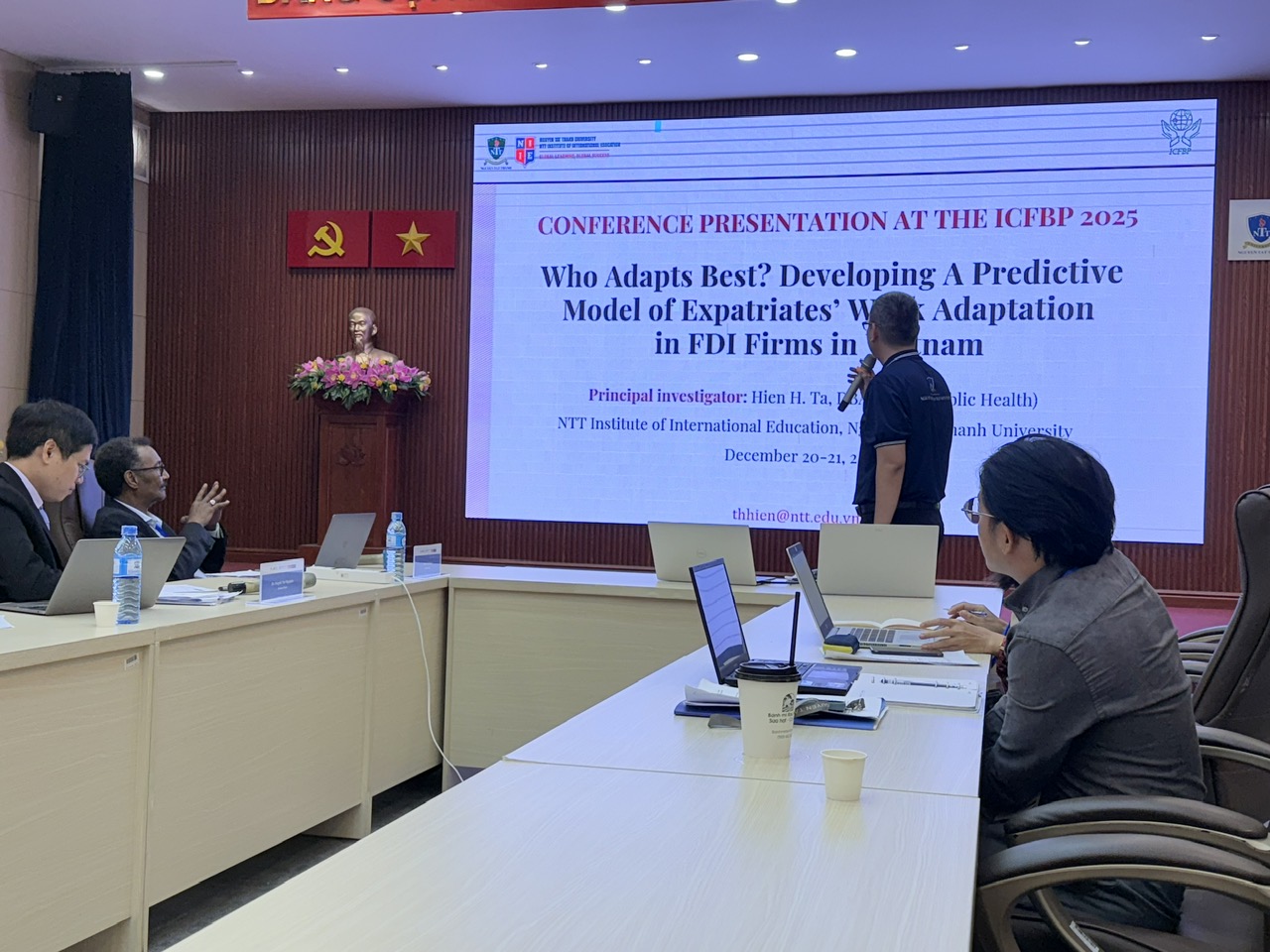 ThS. Tạ Hữu Hiển trình bày về đề tài “Who Adapts Best? A Predictive Model of Expatriates’ Work Adaptation in FDI Firms in Vietnam”