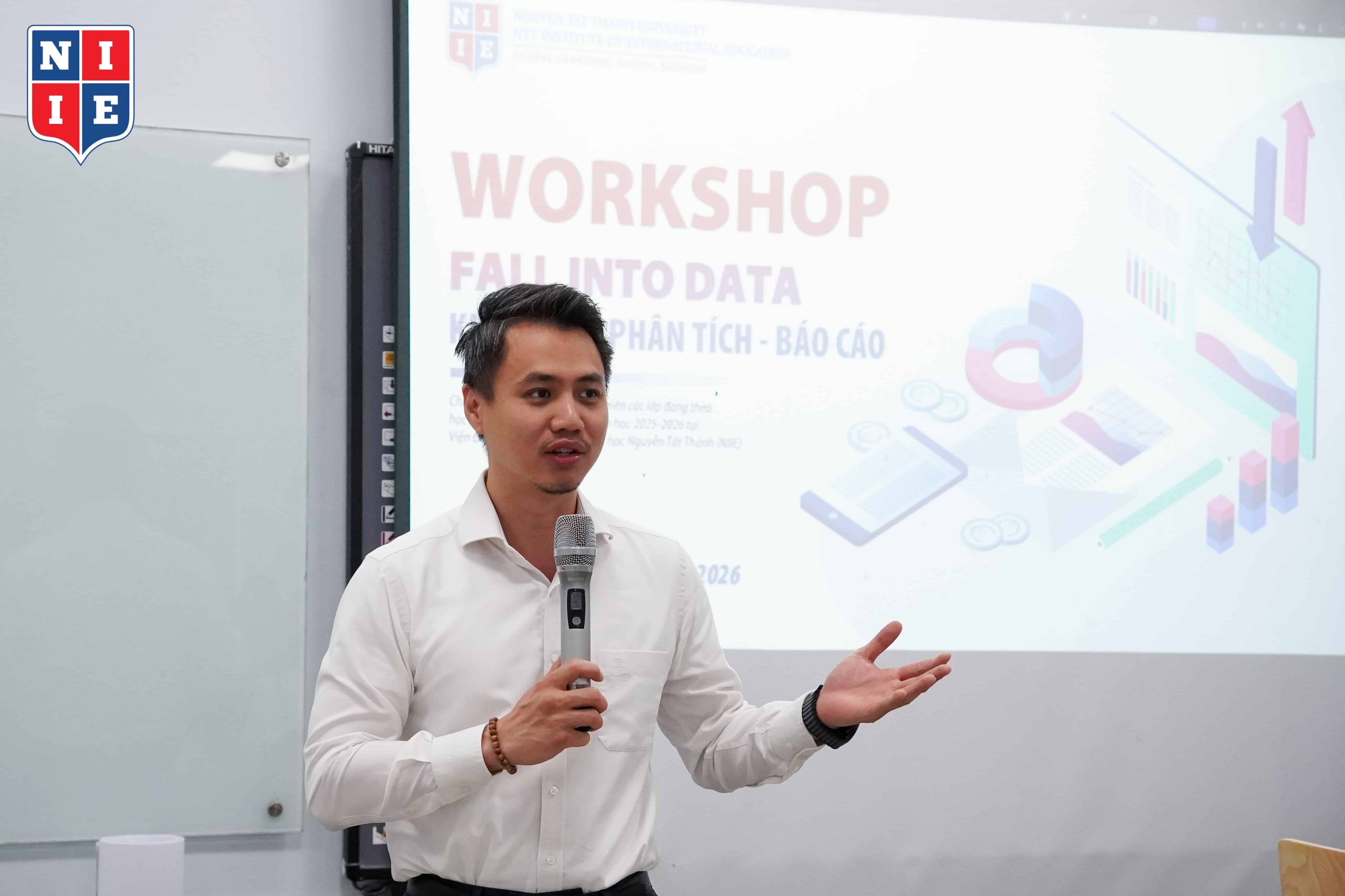 TS. Nguyễn Mạnh Hoàng, Phó Viện trưởng NIIE phát biểu khai mạc workshop