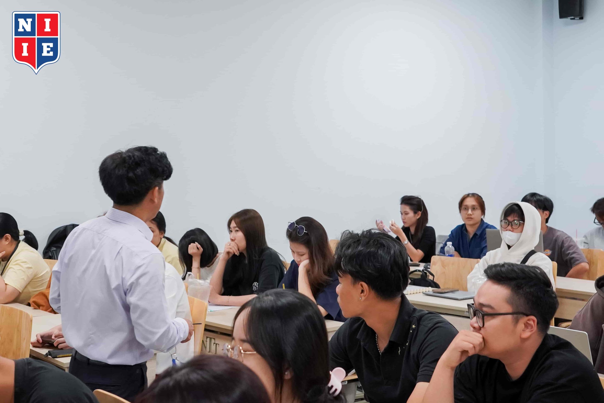 Không chỉ học về 4P, sinh viên còn được tiếp cận tư duy marketing gắn liền với chiến lược kinh doanh tổng thể