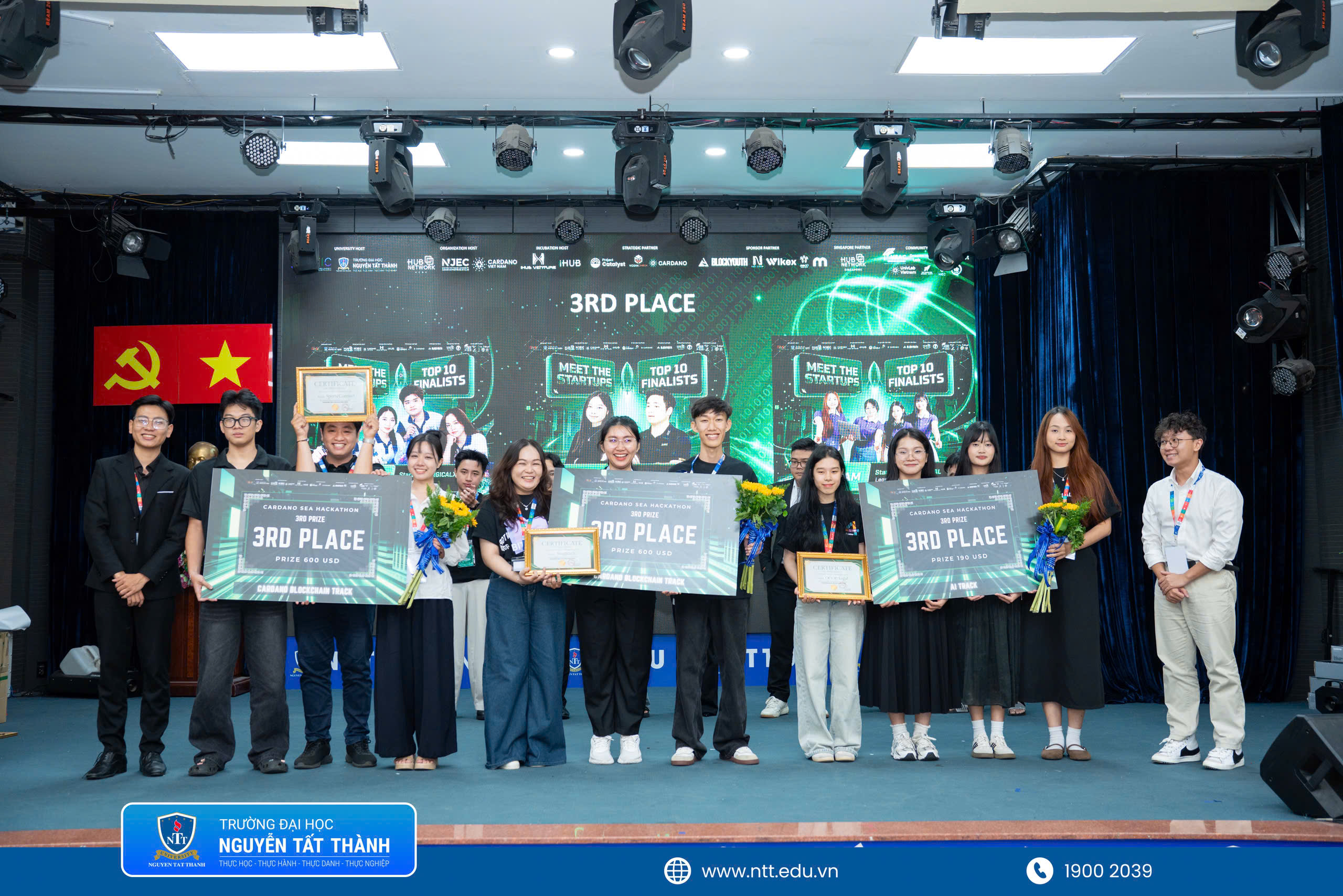Với ý tưởng thực tế, trải nghiệm người dùng sáng tạo và khả năng ứng dụng công nghệ tốt, dự án Sports Connect đã đạt được Giải Ba bảng AI