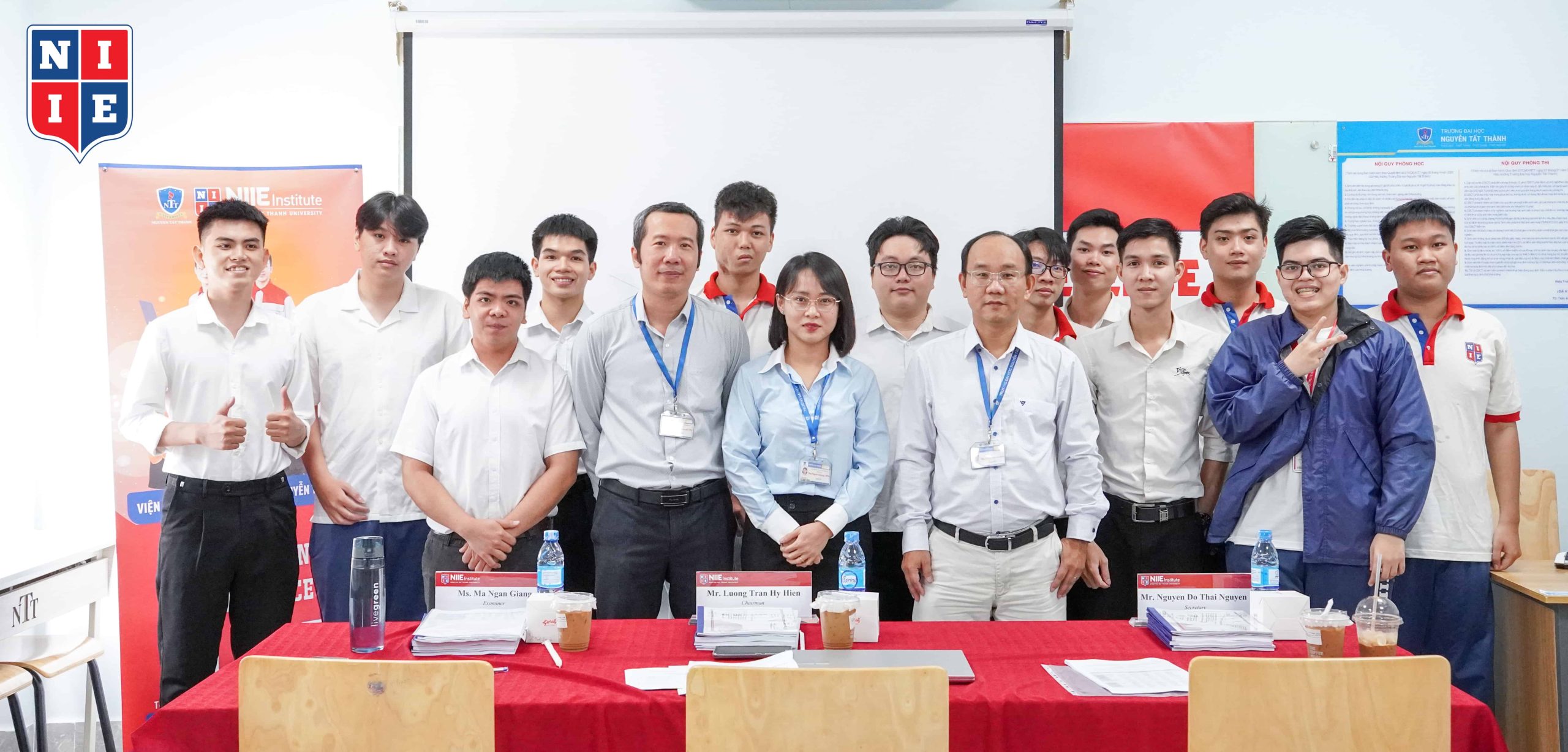Hình ảnh hội đồng 1 buổi Bảo vệ