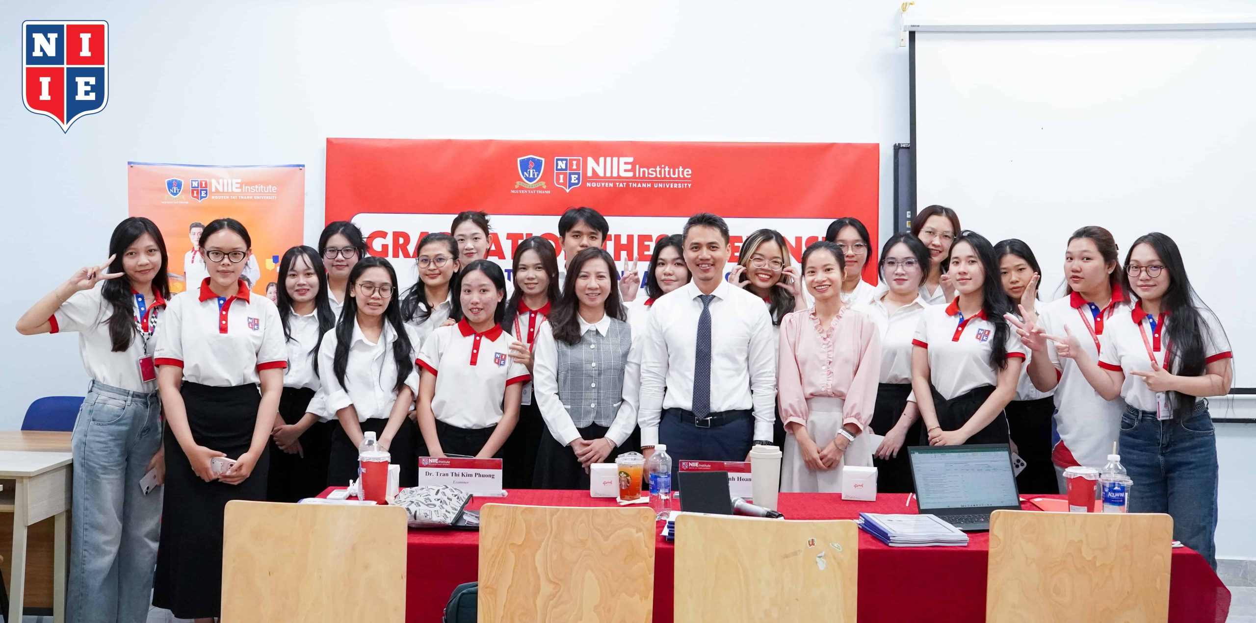Hình ảnh hội đồng 2 của buổi bảo vệ