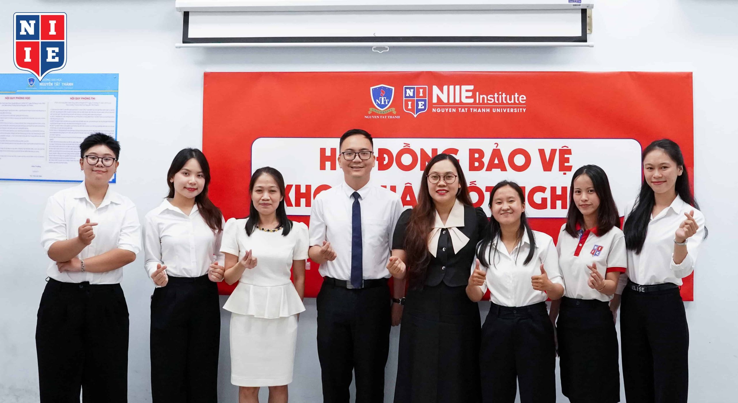Hội đồng bảo vệ 1 Khóa luận ngành Luật kinh tế dưới sự dẫn dắt của ThS. Hồ Thị Thanh Trúc