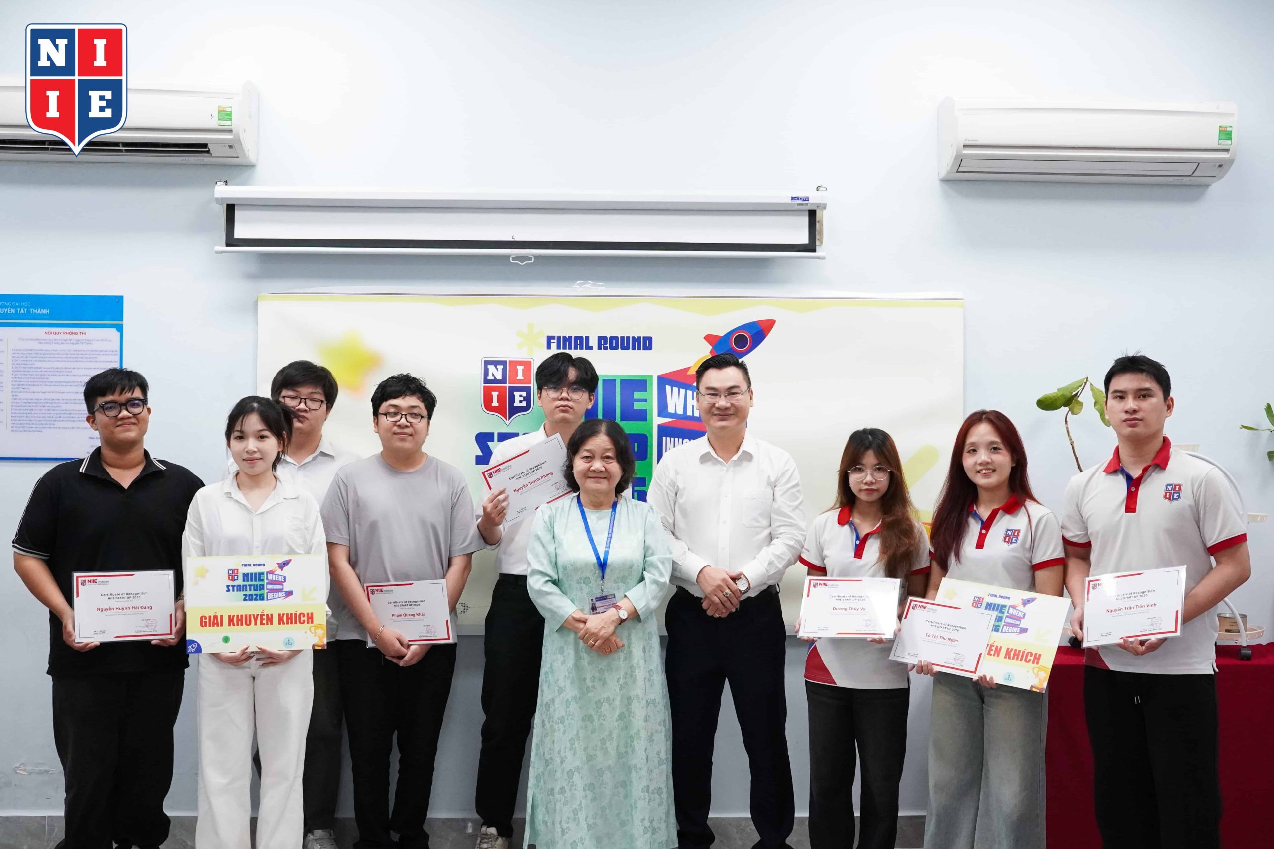 Các đội còn lại đều nhận được Giải khuyến khích