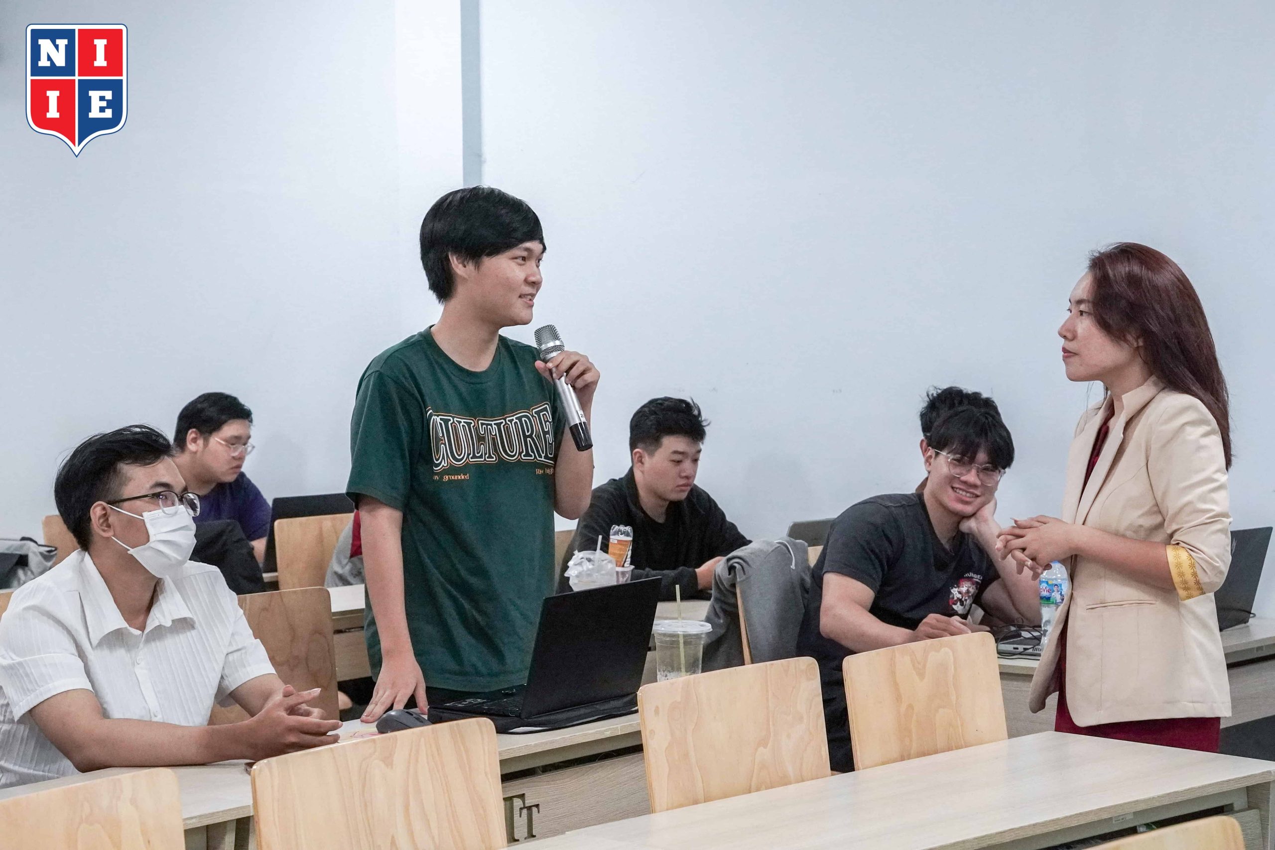 Diễn giả đánh giá cao thái độ nghiêm túc, chủ động của sinh viên NIIE tại workshop